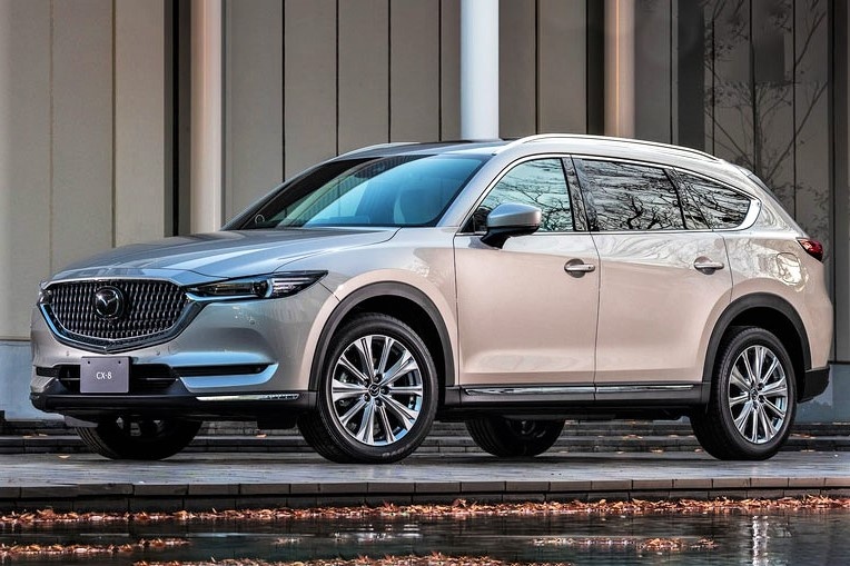 Mazda CX-8 phien ban moi duoc ra mat, nang cap noi ngoai that hinh anh