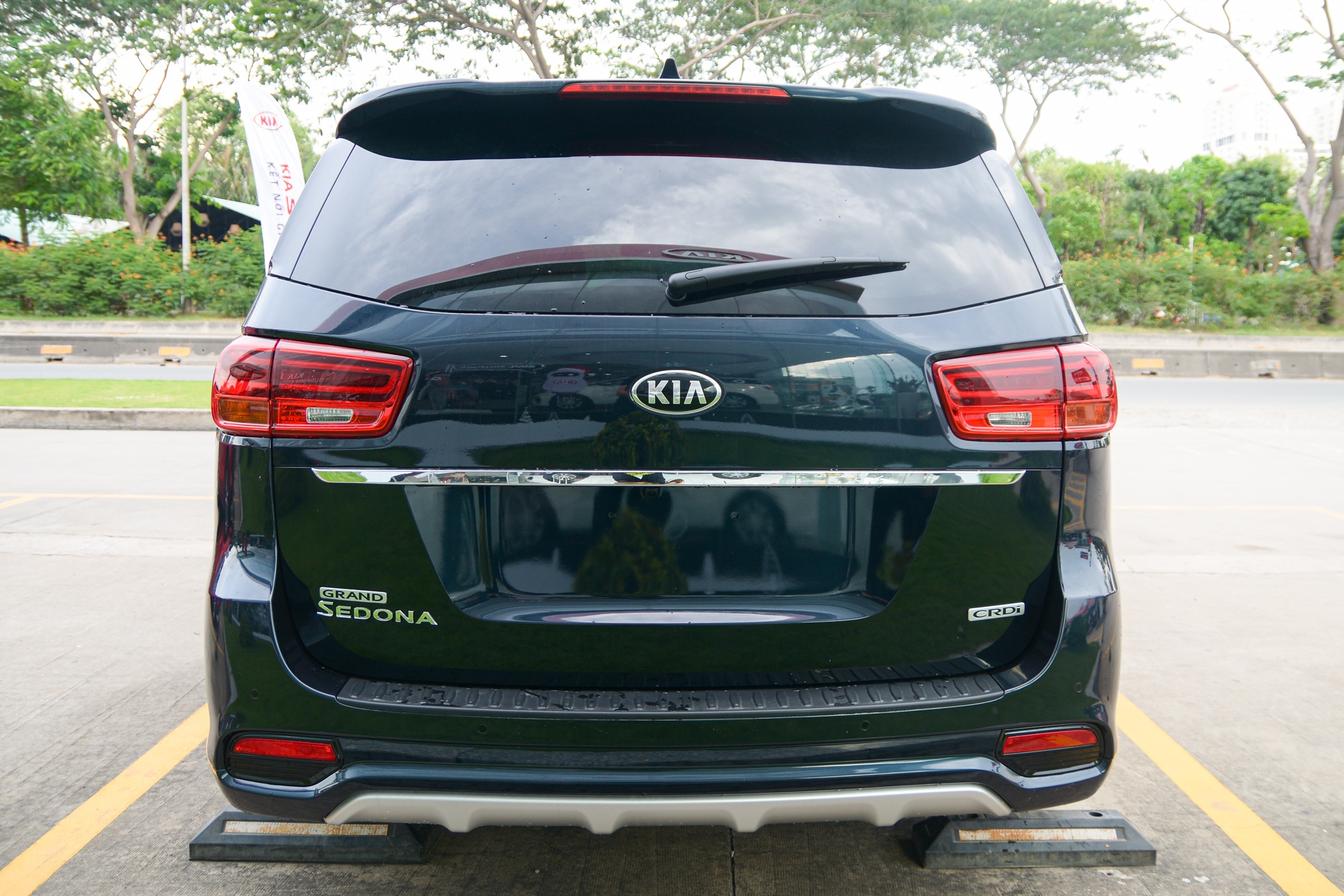Chi tiet Kia Sedona Signature tai Viet Nam gia tu 1, 289 ty dong anh 18