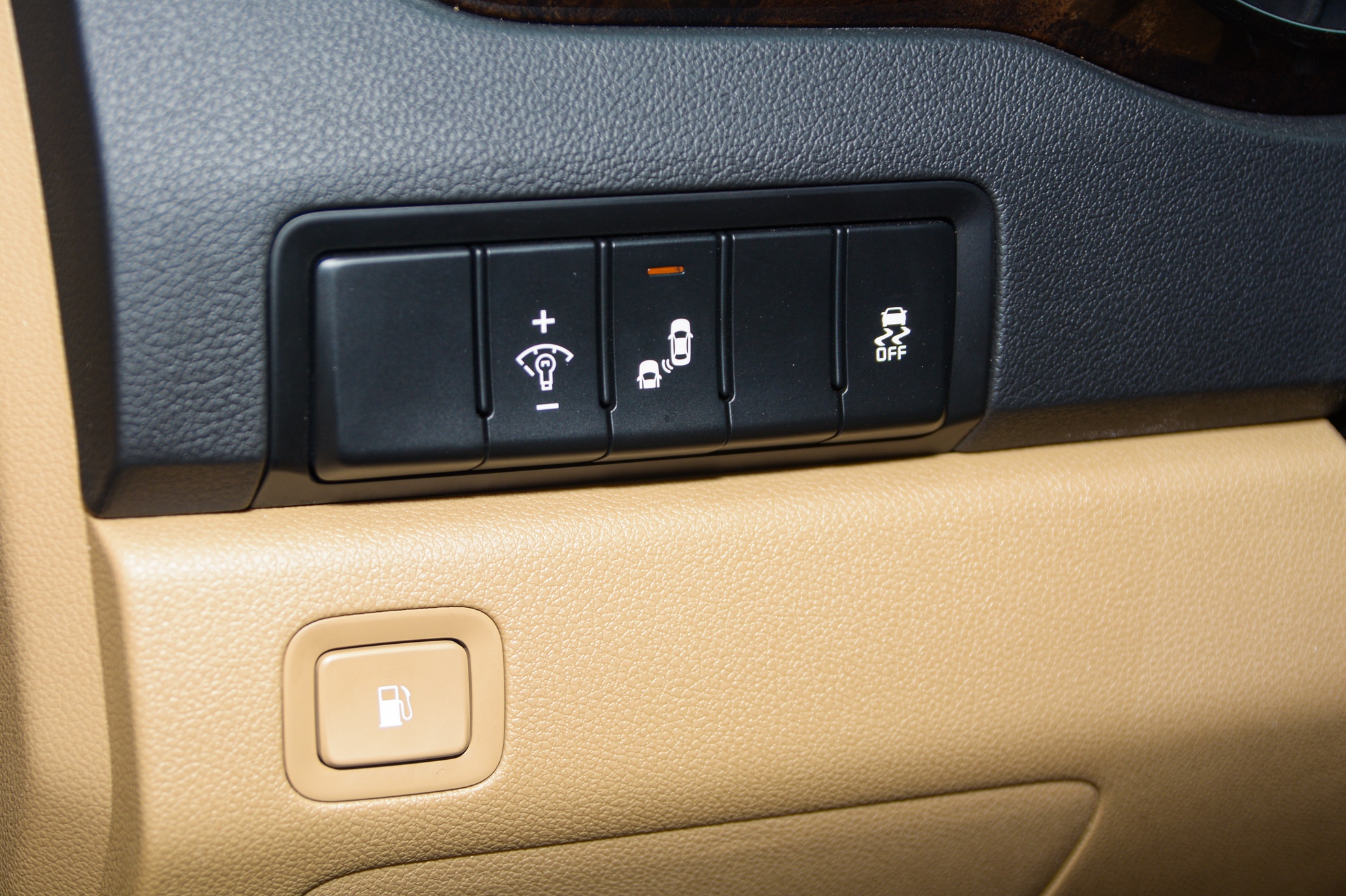 Chi tiet Kia Sedona Signature tai Viet Nam gia tu 1, 289 ty dong anh 17