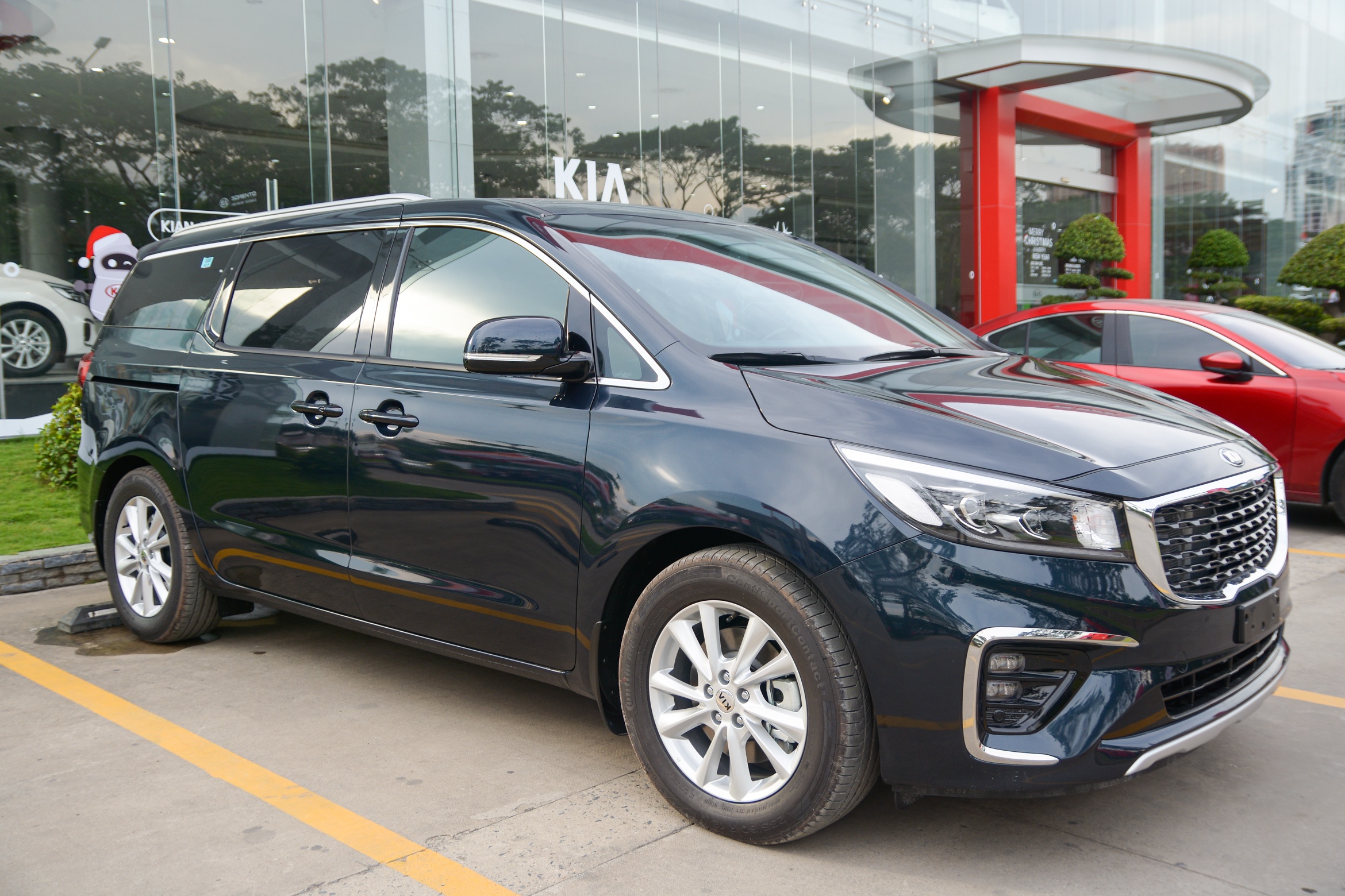 Nhung lua chon oto cung tam gia VinFast Lux A2.0 anh 8