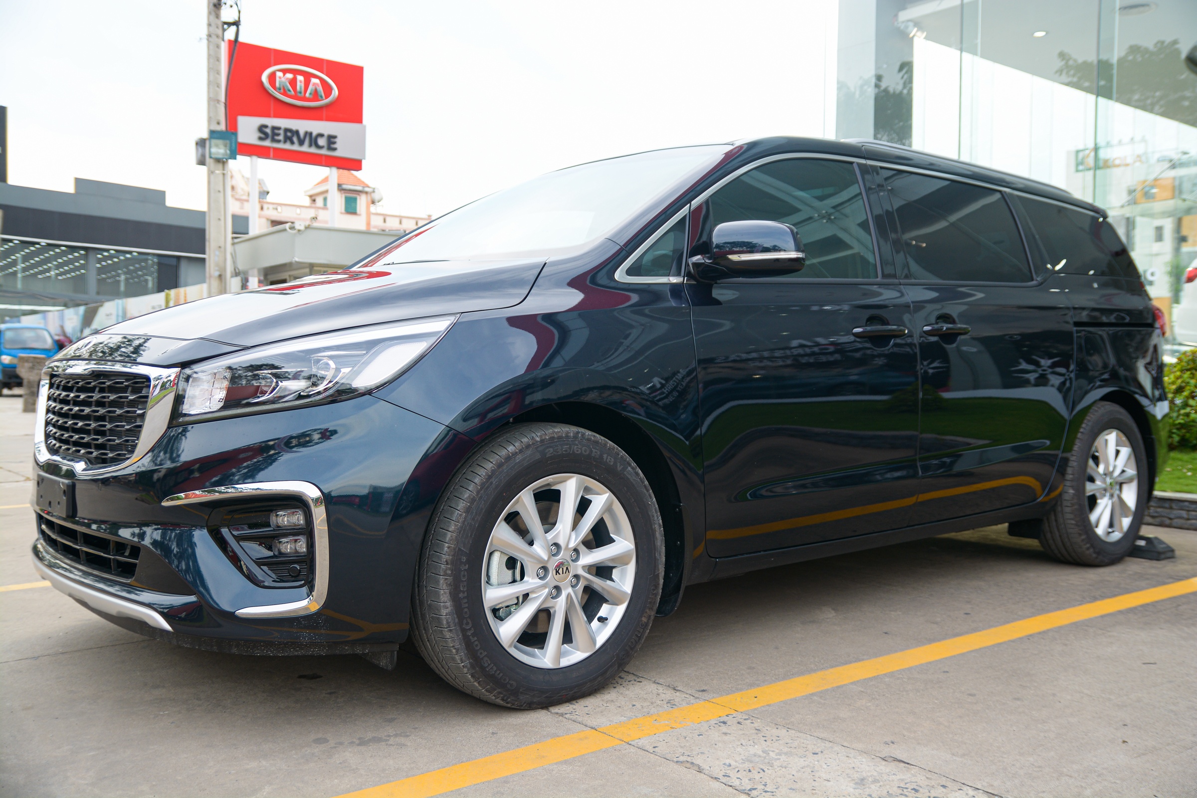 Chi tiet Kia Sedona Signature tai Viet Nam gia tu 1, 289 ty dong anh 2