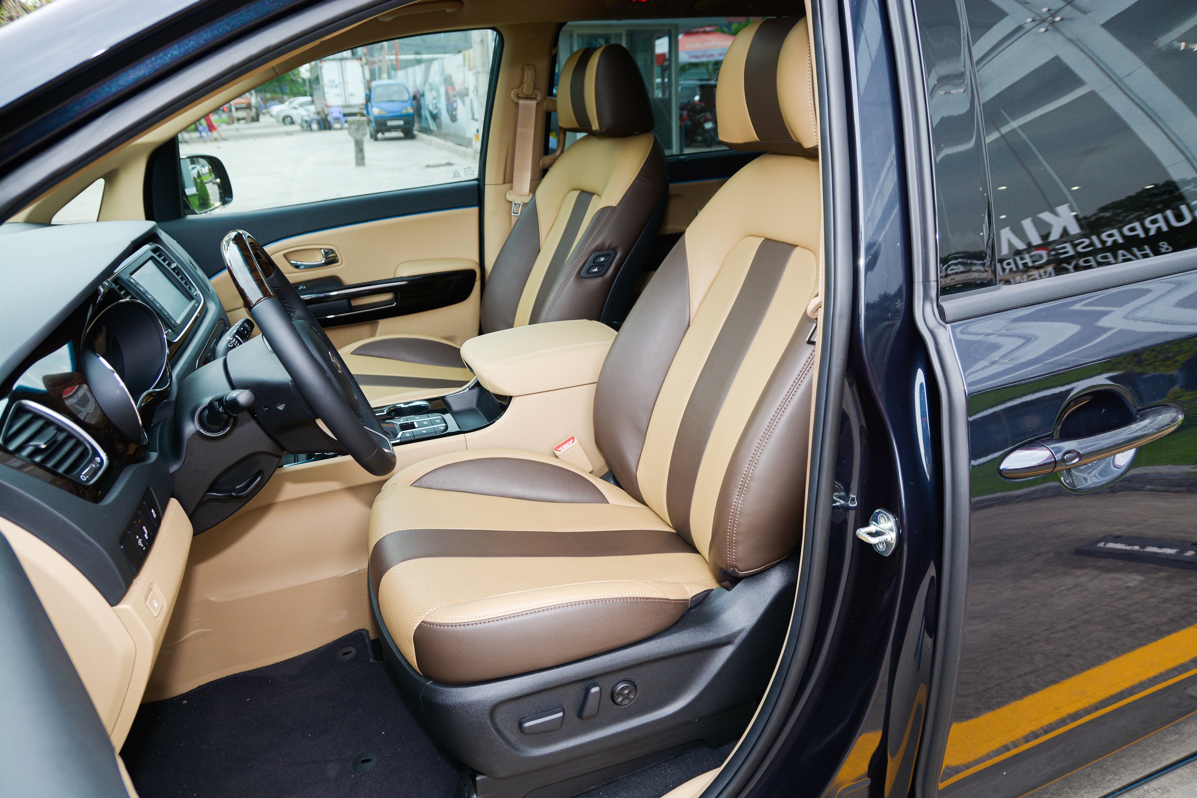 Nhung lua chon oto cung tam gia VinFast Lux A2.0 anh 9