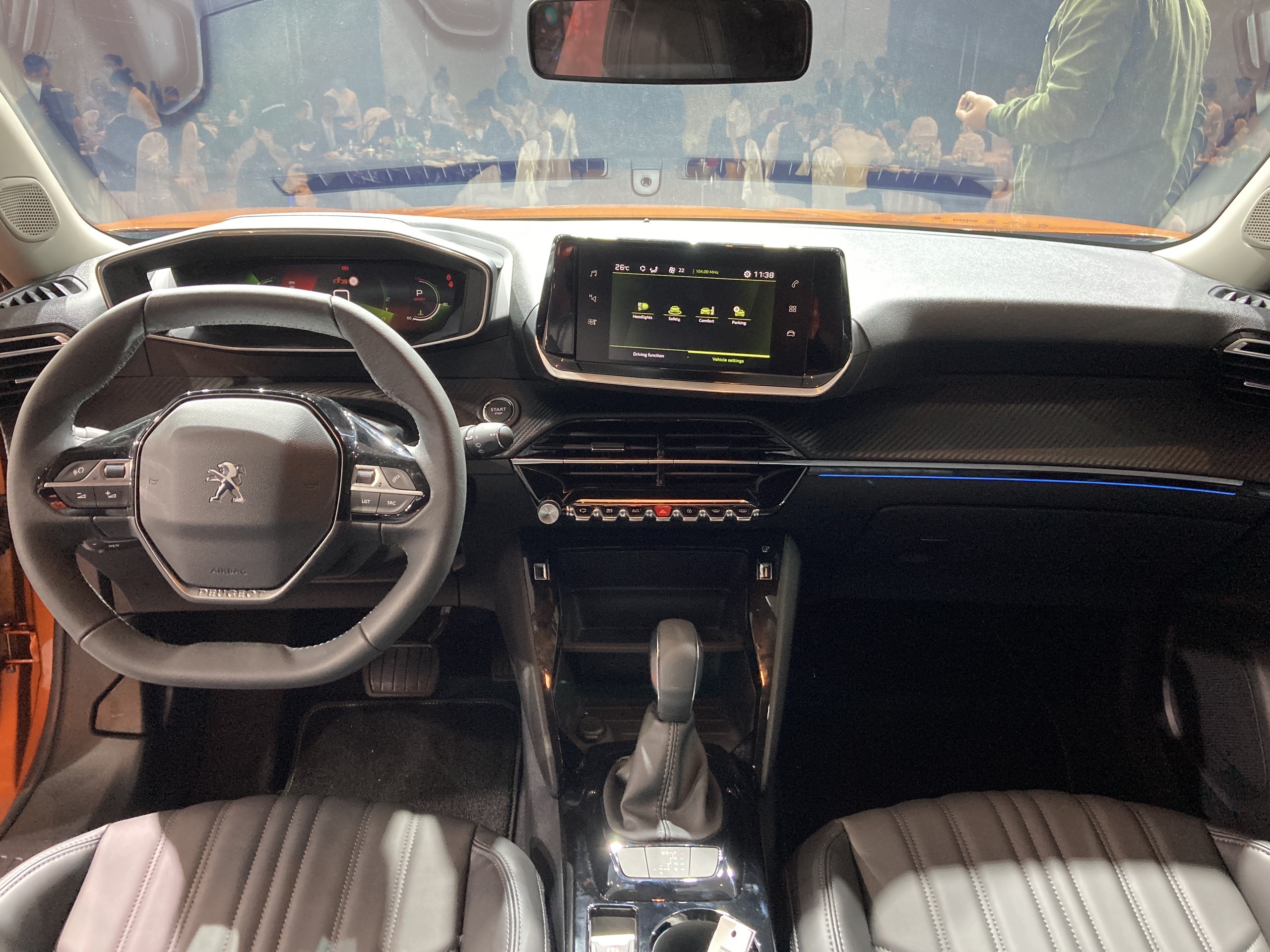 Peugeot 2008 được ra mắt tại Việt Nam ảnh 4 Peugeot 2008 duoc ra mat tai Viet Nam anh 4