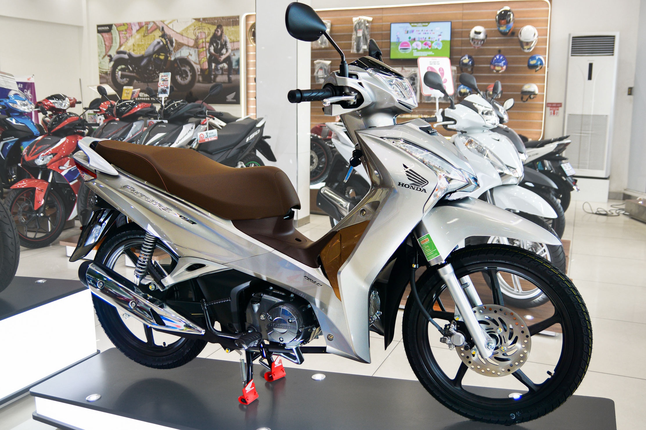 Honda Future bi doi gia hon 3 trieu dong hinh anh