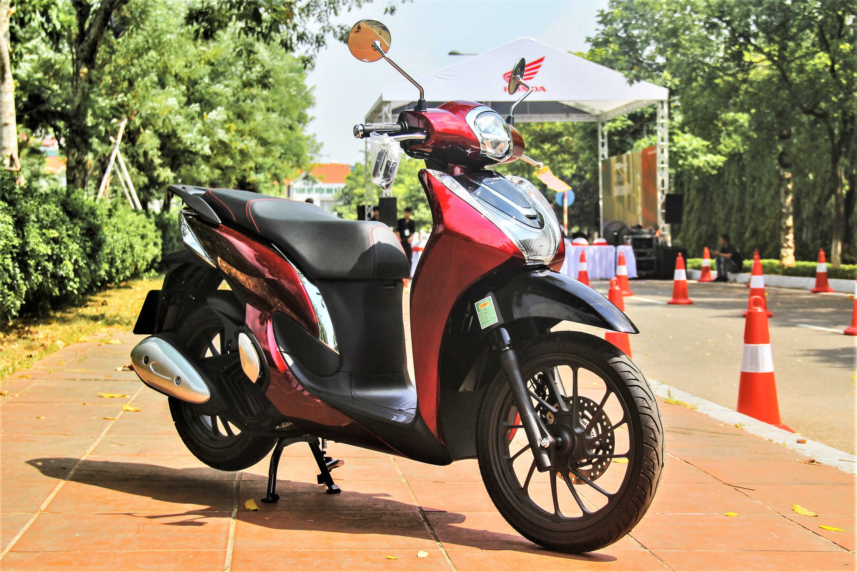 Honda SH Mode doi 2020 bi doi gia hon 14 trieu dong tai TP.HCM hinh anh