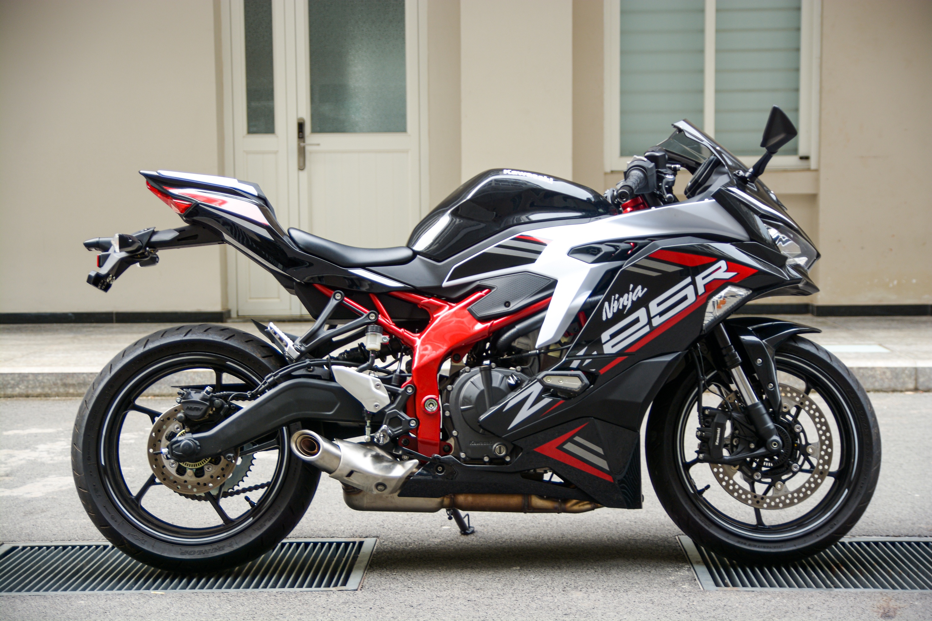 Mot ngay cam lai Kawasaki Ninja ZX-25R anh 13