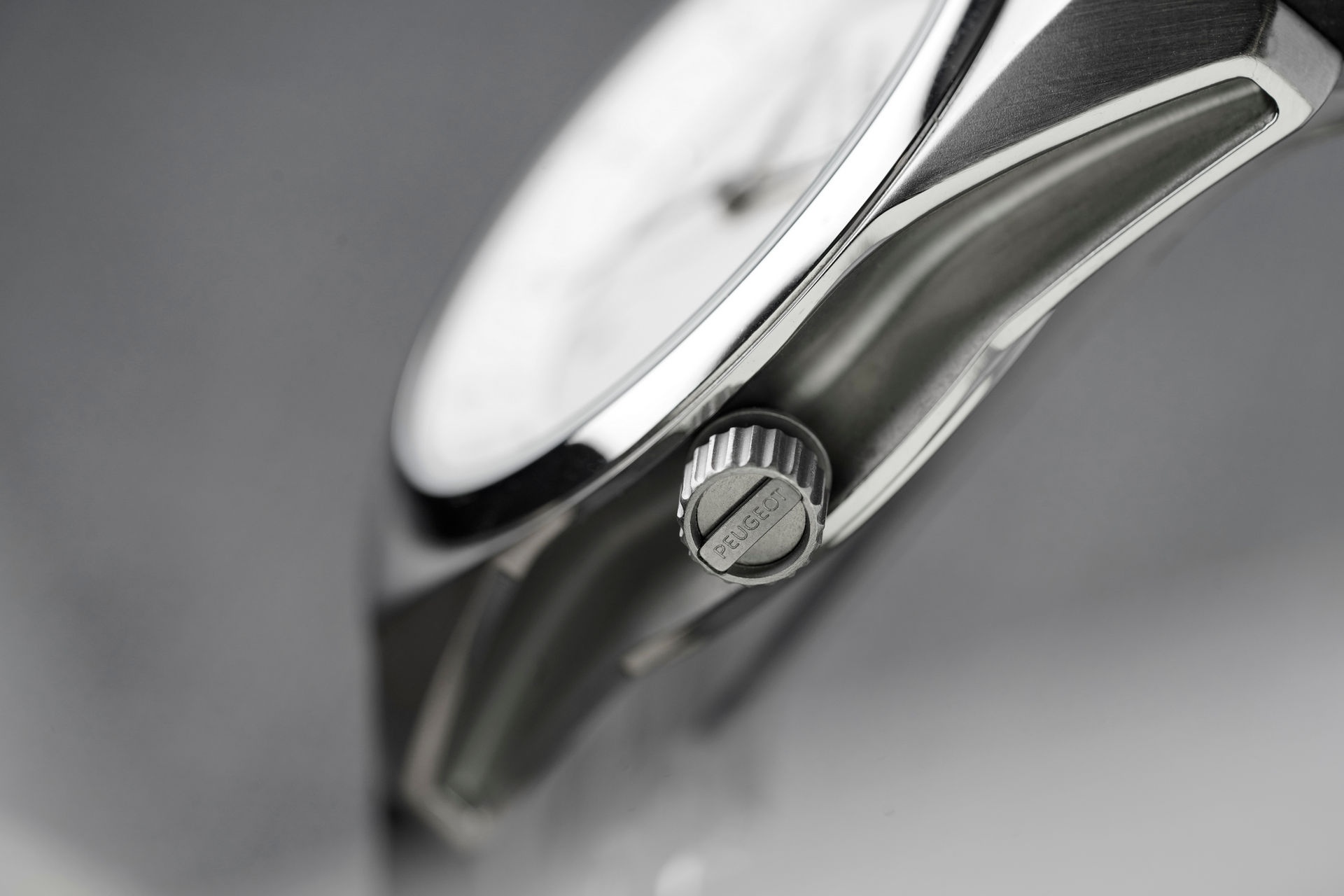 Peugeot gioi thieu dong ho deo tay gia tu 155 USD anh 5