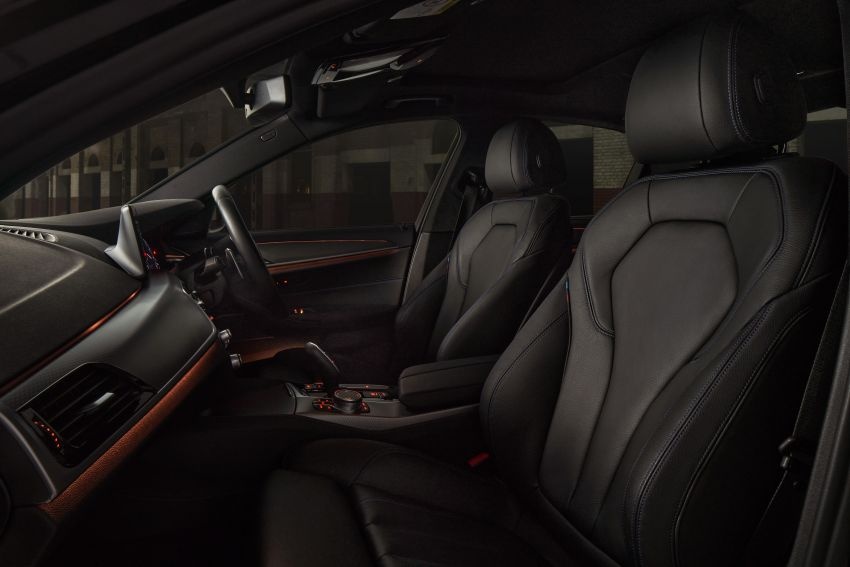 Chi tiết BMW 530i M Sport Dark Shadow Edition giá gần 100.000 USD ảnh 6 Chi tiet BMW 530i M Sport Dark Shadow Edition gia gan 100.000 USD anh 6