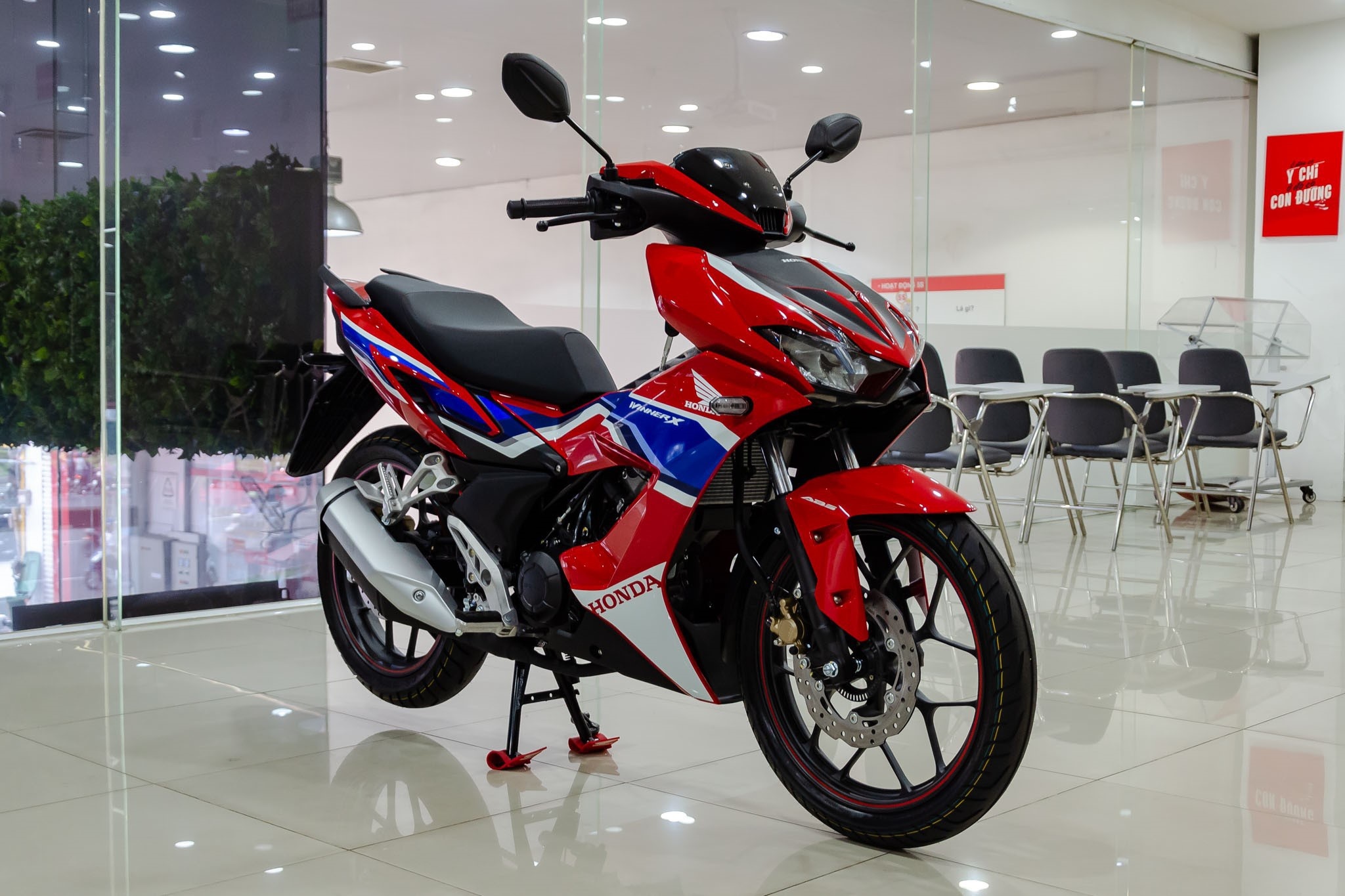 Honda Winner X phien ban phanh thuong giam gia ban anh 1