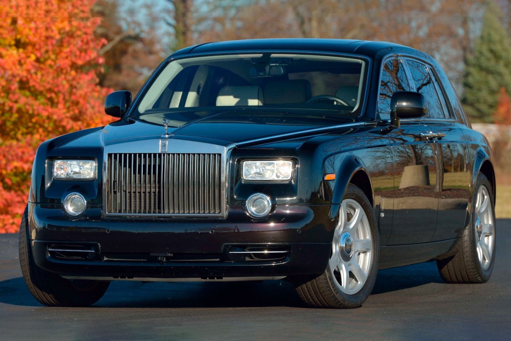 Chiec Rolls-Royce Phantom tung thuoc so huu cua ong Trump duoc rao ban hinh anh