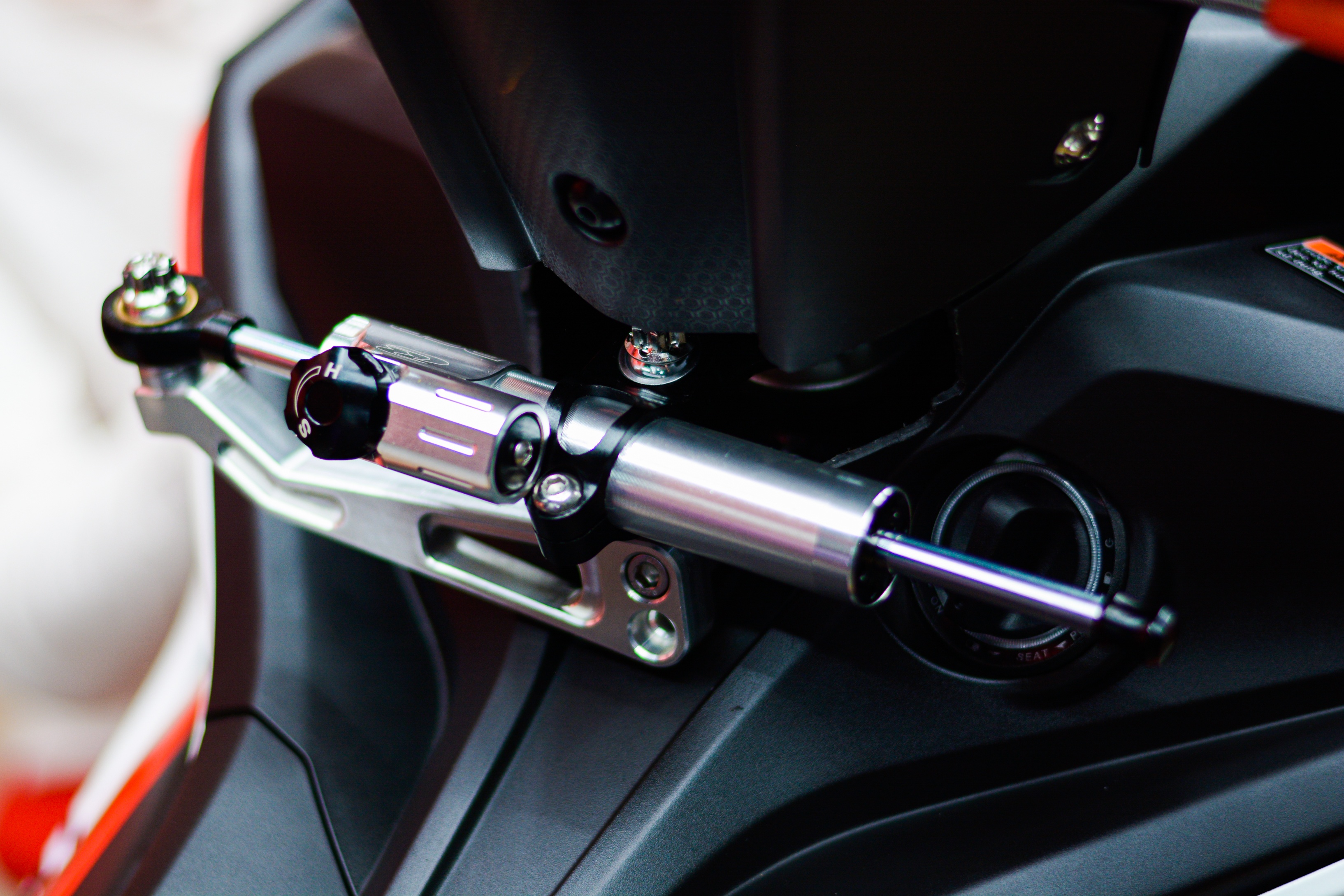 Chi tiet Yamaha Exciter 155 voi goi do tri gia gan 100 trieu dong anh 17