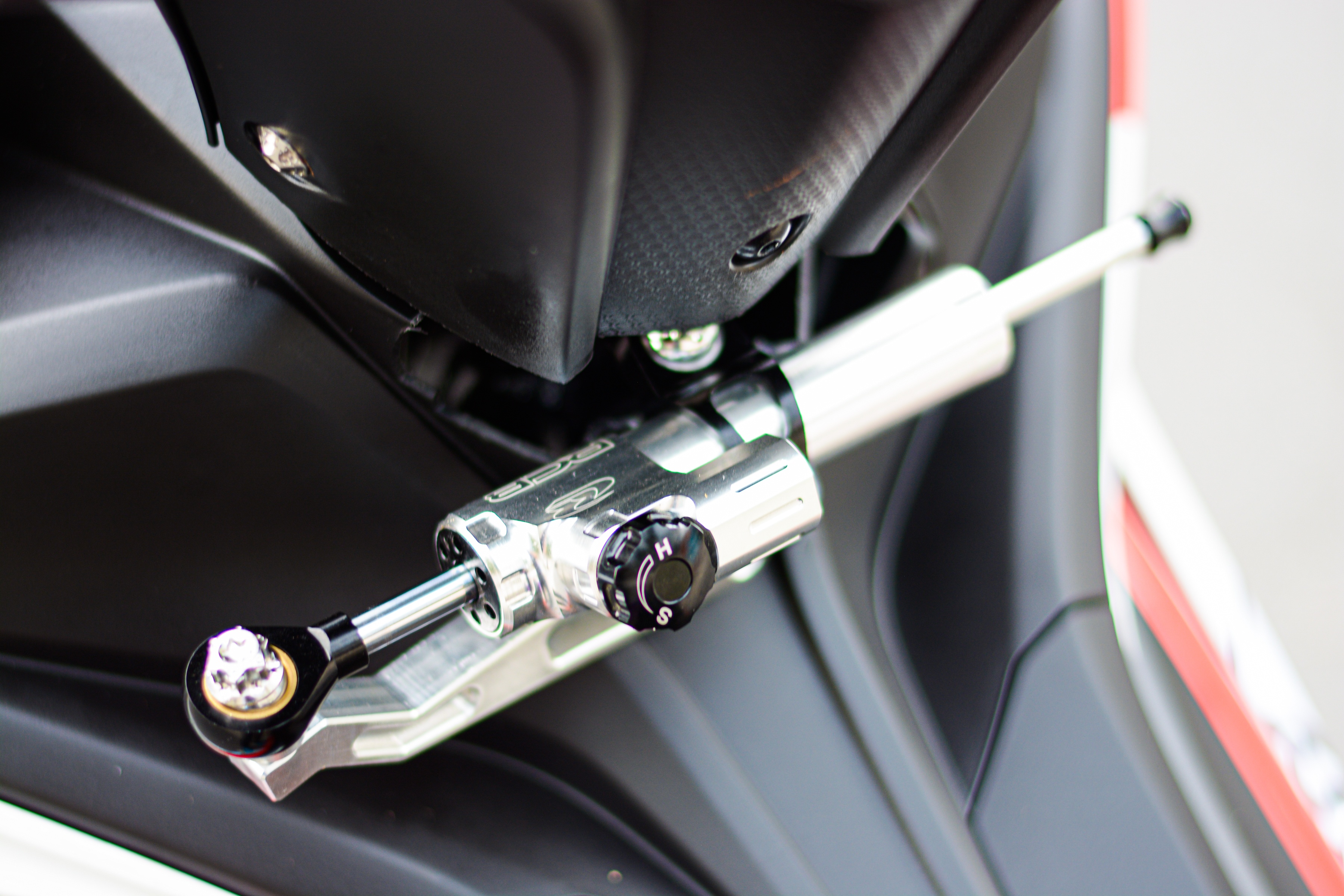 Chi tiet Yamaha Exciter 155 voi goi do tri gia gan 100 trieu dong anh 6