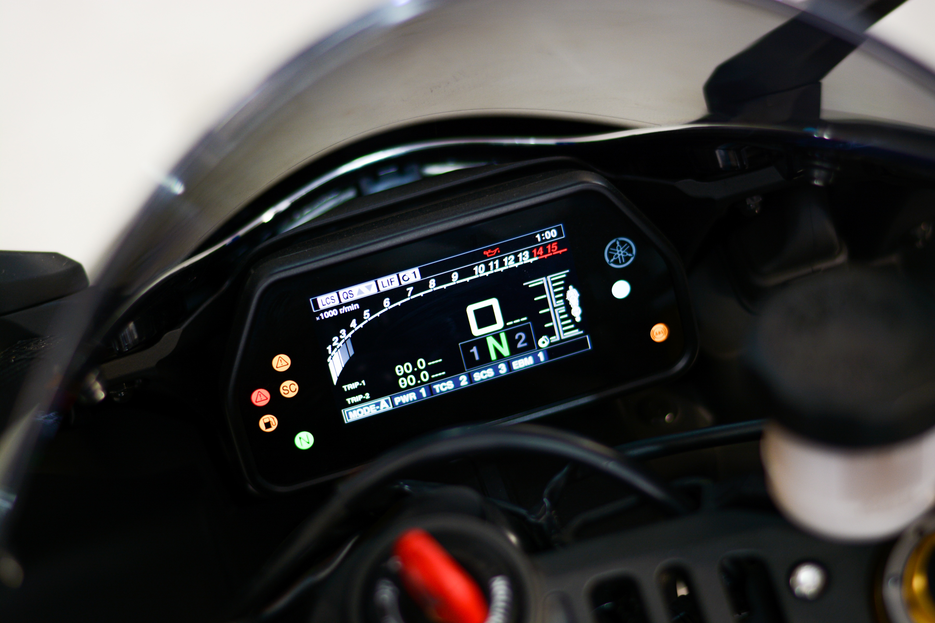 Can canh Yamaha YZF-R1M doi 2020 tai Viet Nam anh 5