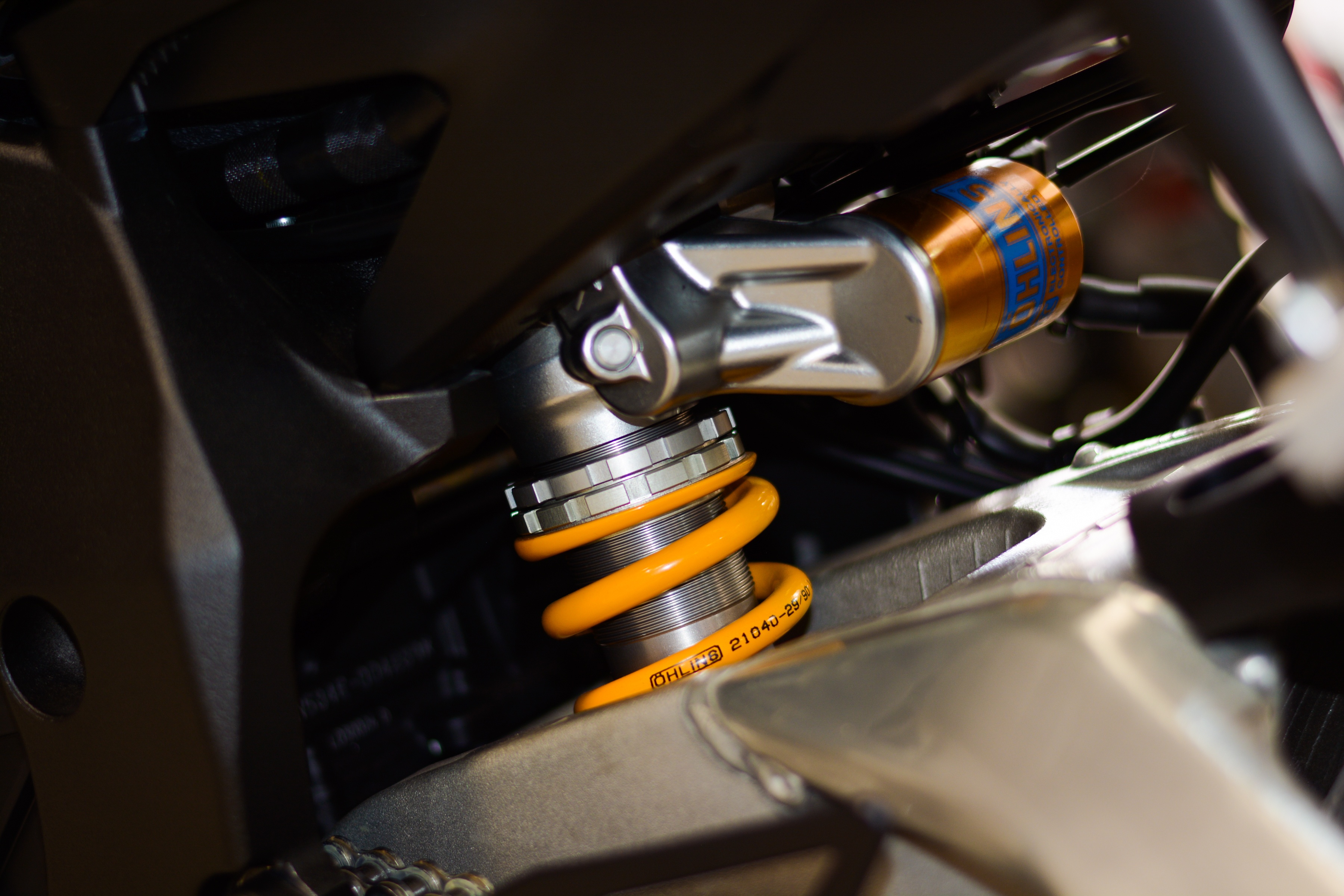 Can canh Yamaha YZF-R1M doi 2020 tai Viet Nam anh 12