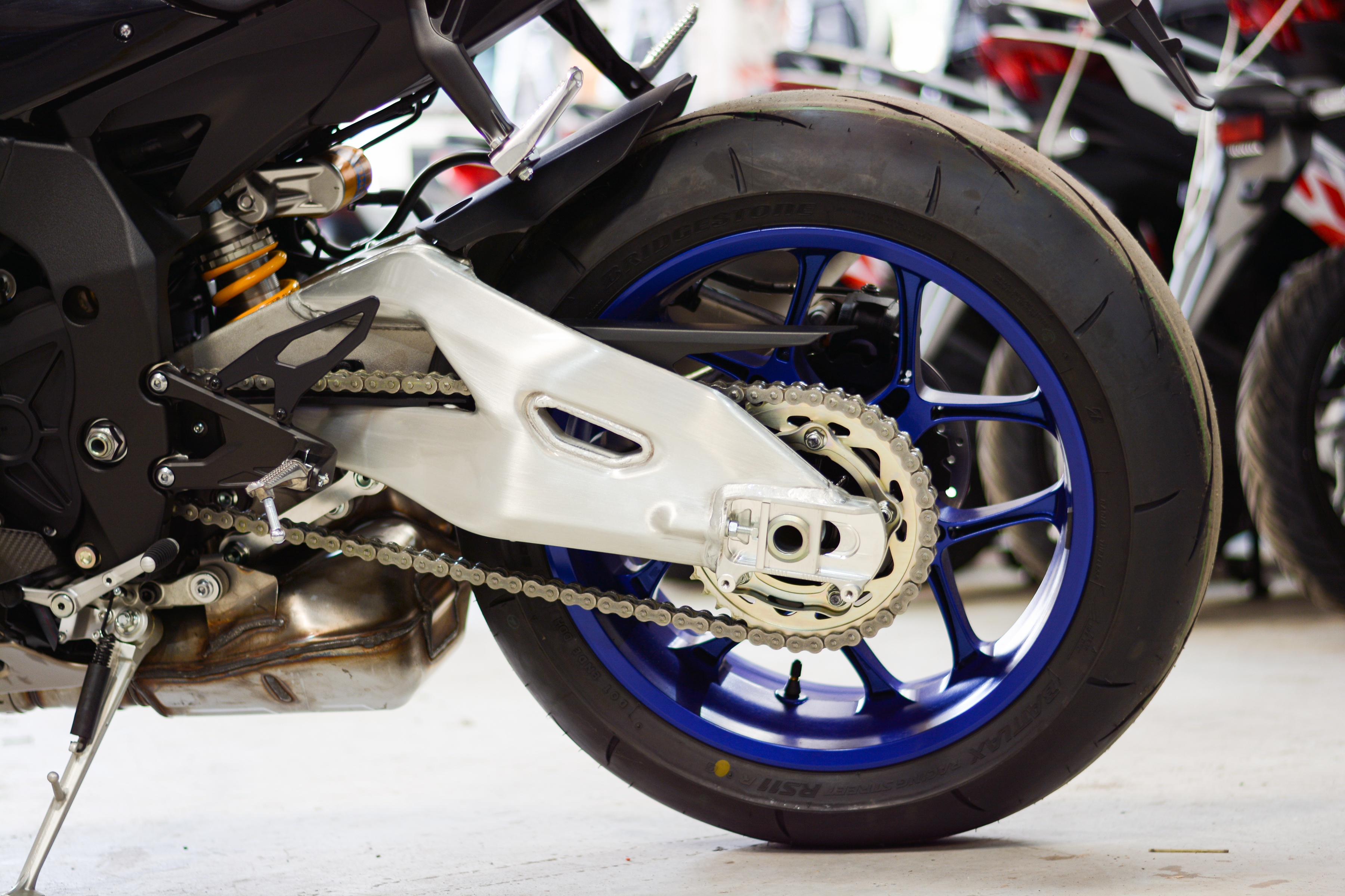 Can canh Yamaha YZF-R1M doi 2020 tai Viet Nam anh 11