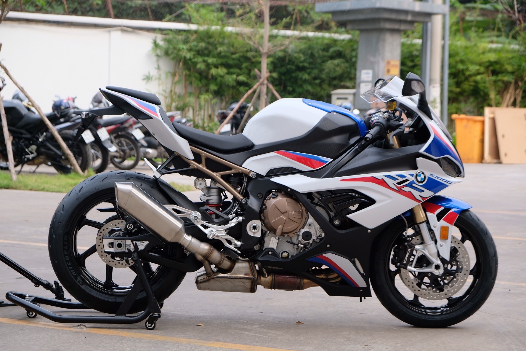Sportbike tầm giá 1 tỷ chọn YZF-R1M hay S 1000 RR Performance ảnh 5 Sportbike tam gia 1 ty chon YZF-R1M hay S 1000 RR Performance anh 5
