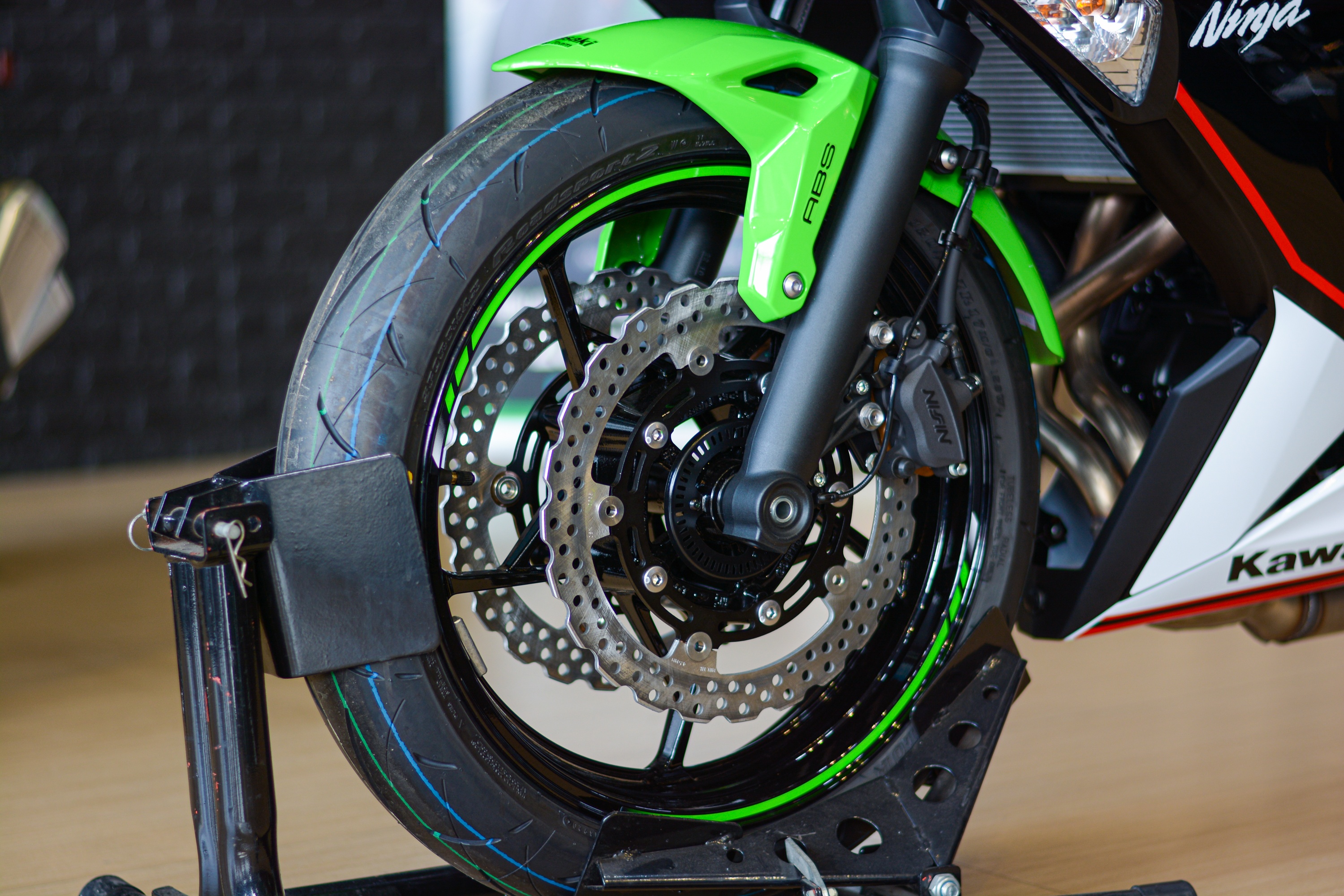 Chi tiet Kawasaki Ninja 650 phien ban dac biet tai Viet Nam anh 4