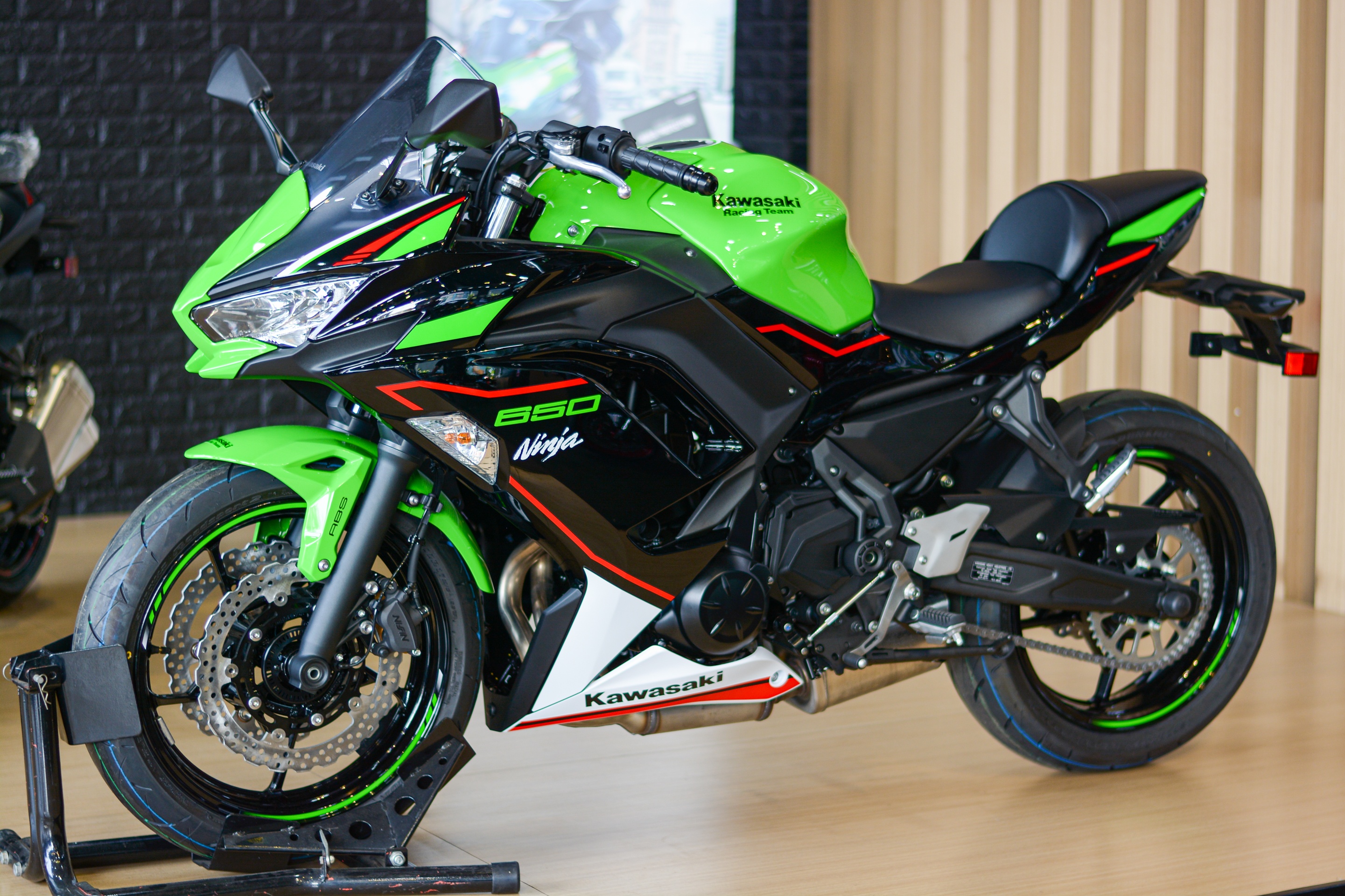 Chi tiet Kawasaki Ninja 650 phien ban dac biet tai Viet Nam anh 11