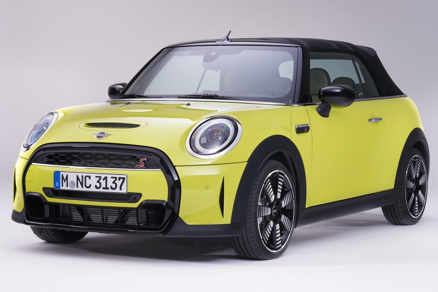 Mini Convertible doi 2022 duoc ra mat, gia tu 22.900 USD hinh anh