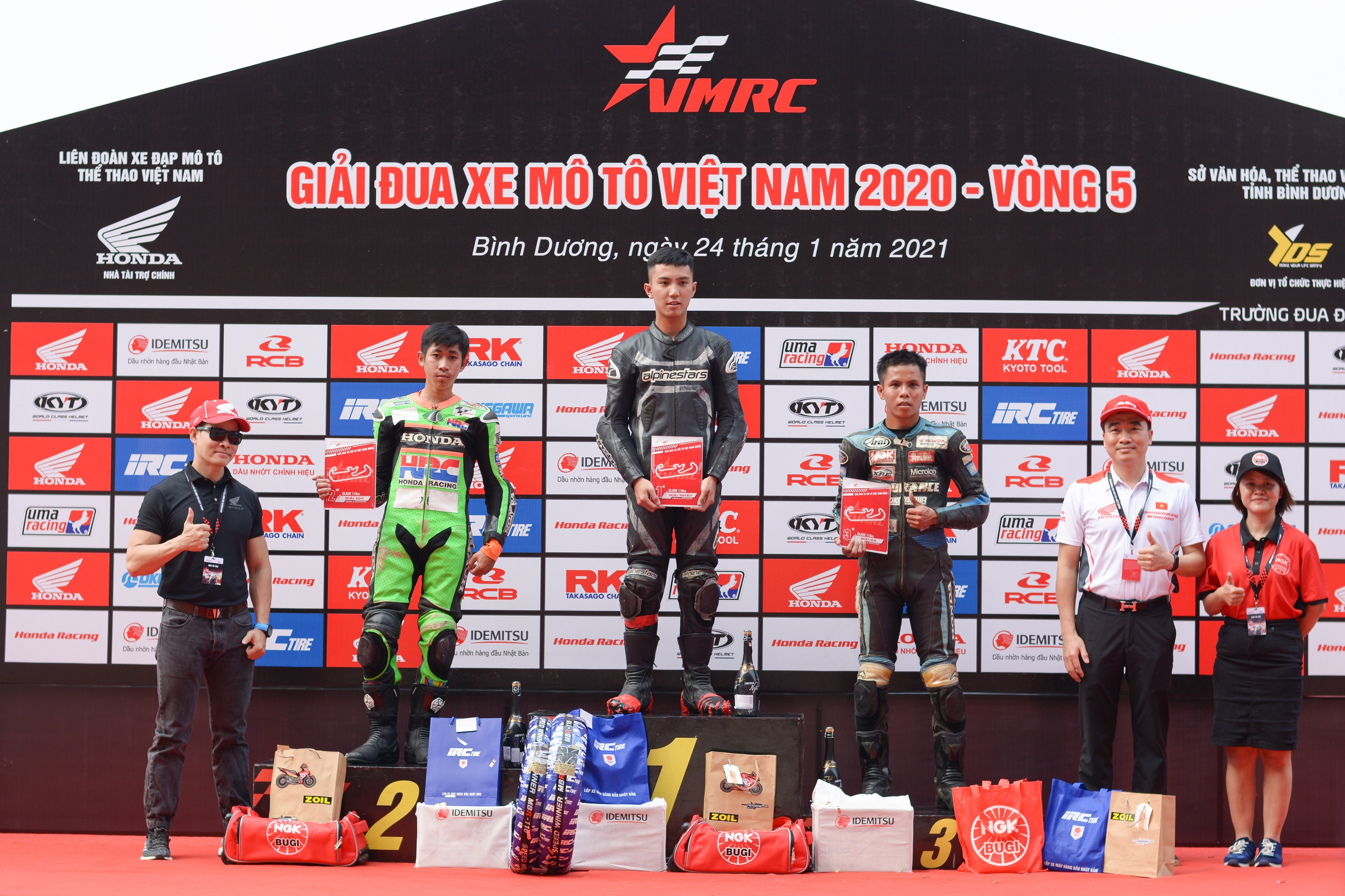 Chang 5 VMRC 2020 - cuoc chien day mau lua tren dat Binh Duong anh 24