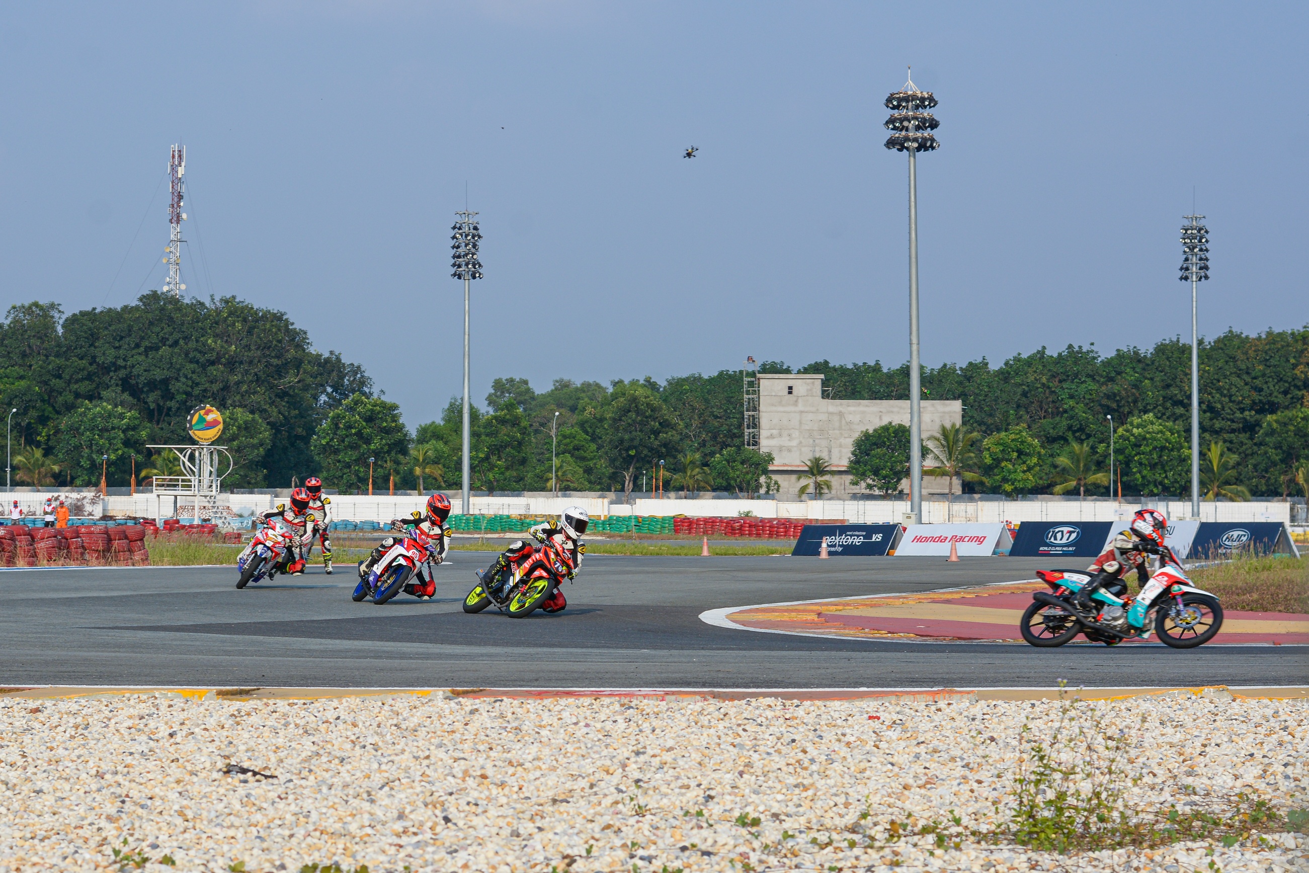Chang 5 VMRC 2020 - cuoc chien day mau lua tren dat Binh Duong anh 22