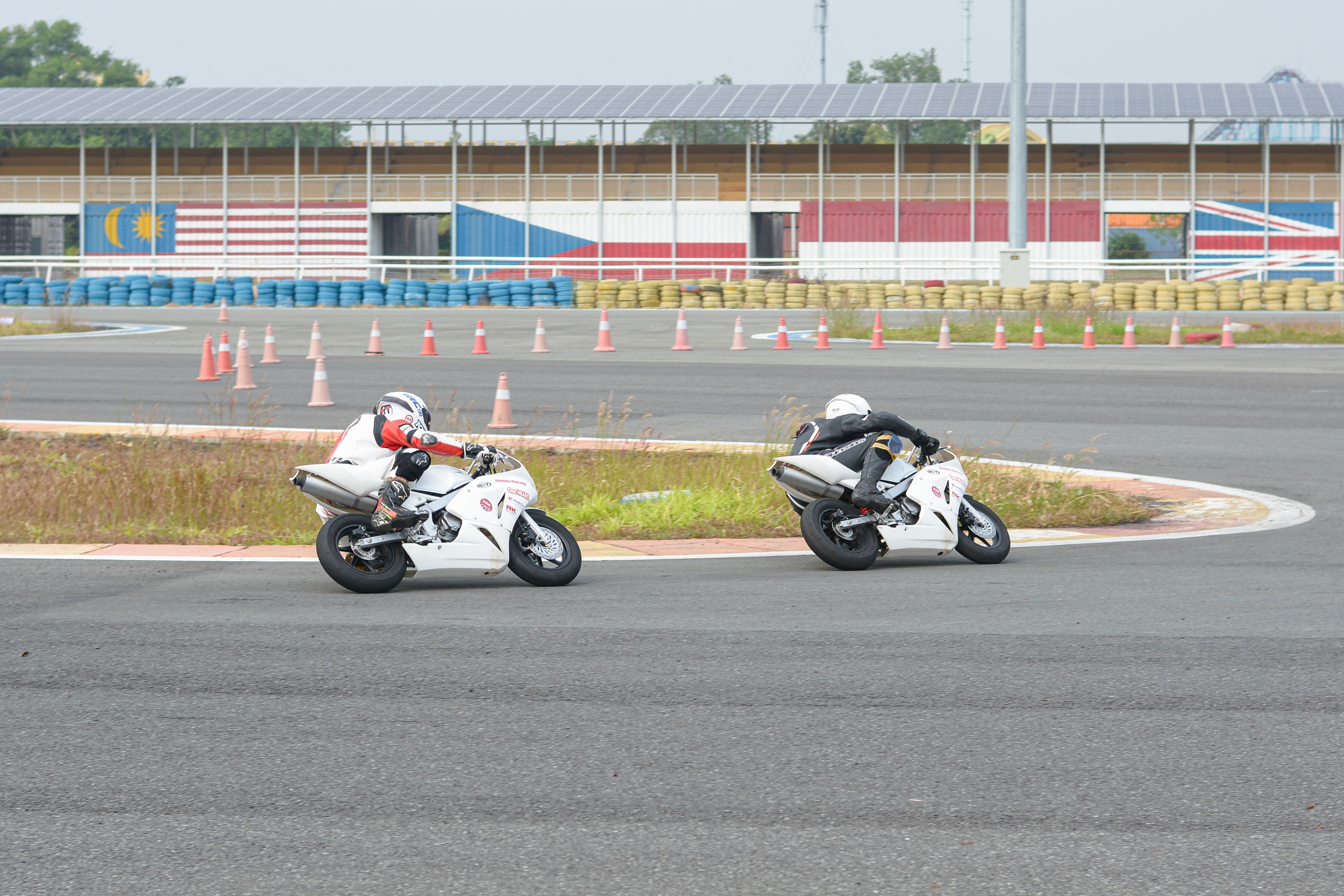 Chang 5 VMRC 2020 - cuoc chien day mau lua tren dat Binh Duong anh 3