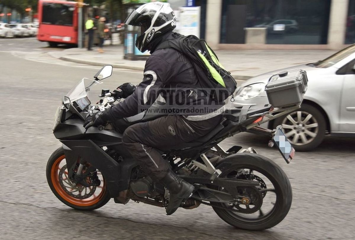 KTM RC390 the he moi lo anh chay thu anh 3