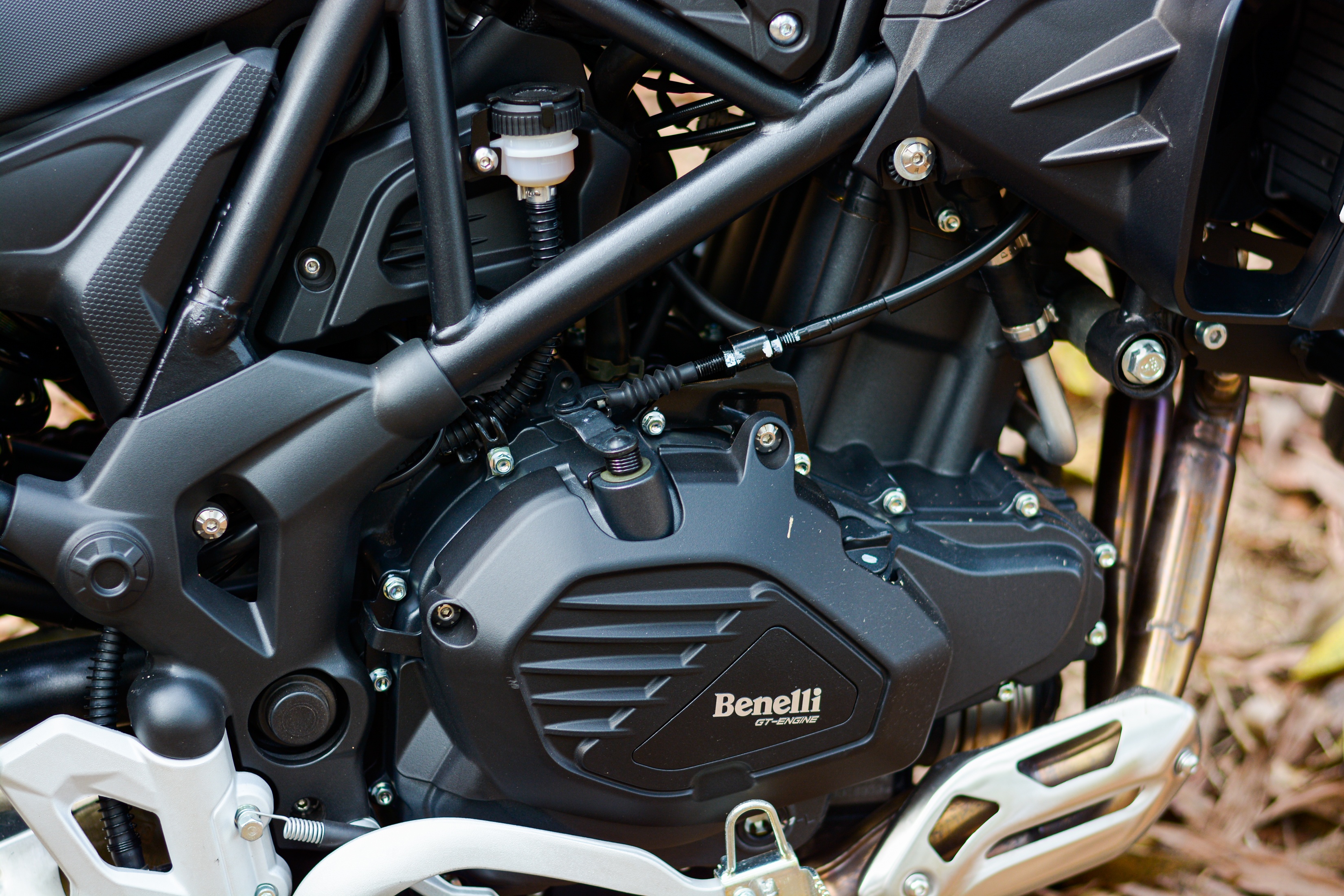 Moto phuot gia duoi 200 trieu chon Honda CB500X hay Benelli TRK502 anh 6