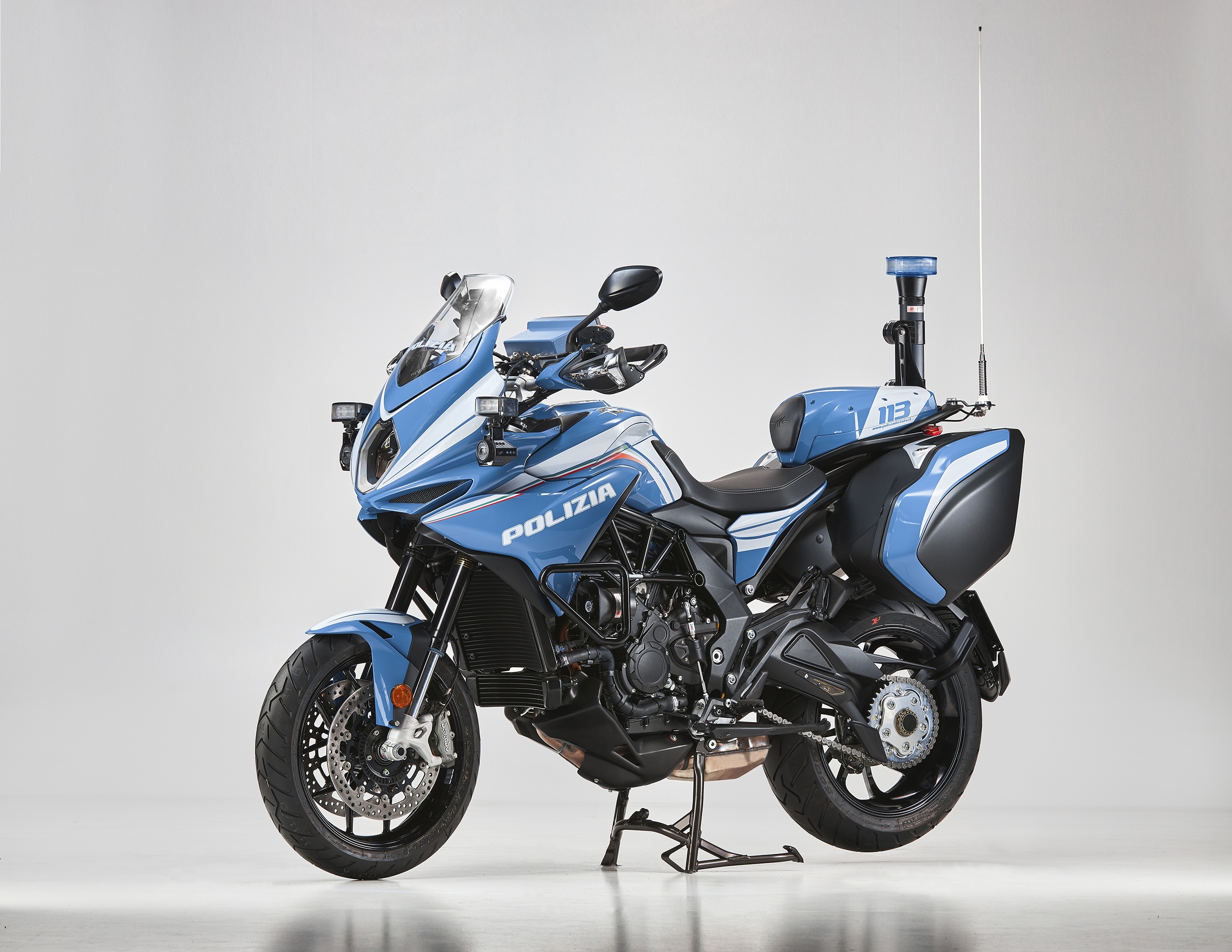 Cận cảnh môtô MV Agusta của cảnh sát Italy ảnh 1 Can canh moto MV Agusta cua canh sat Italy anh 1