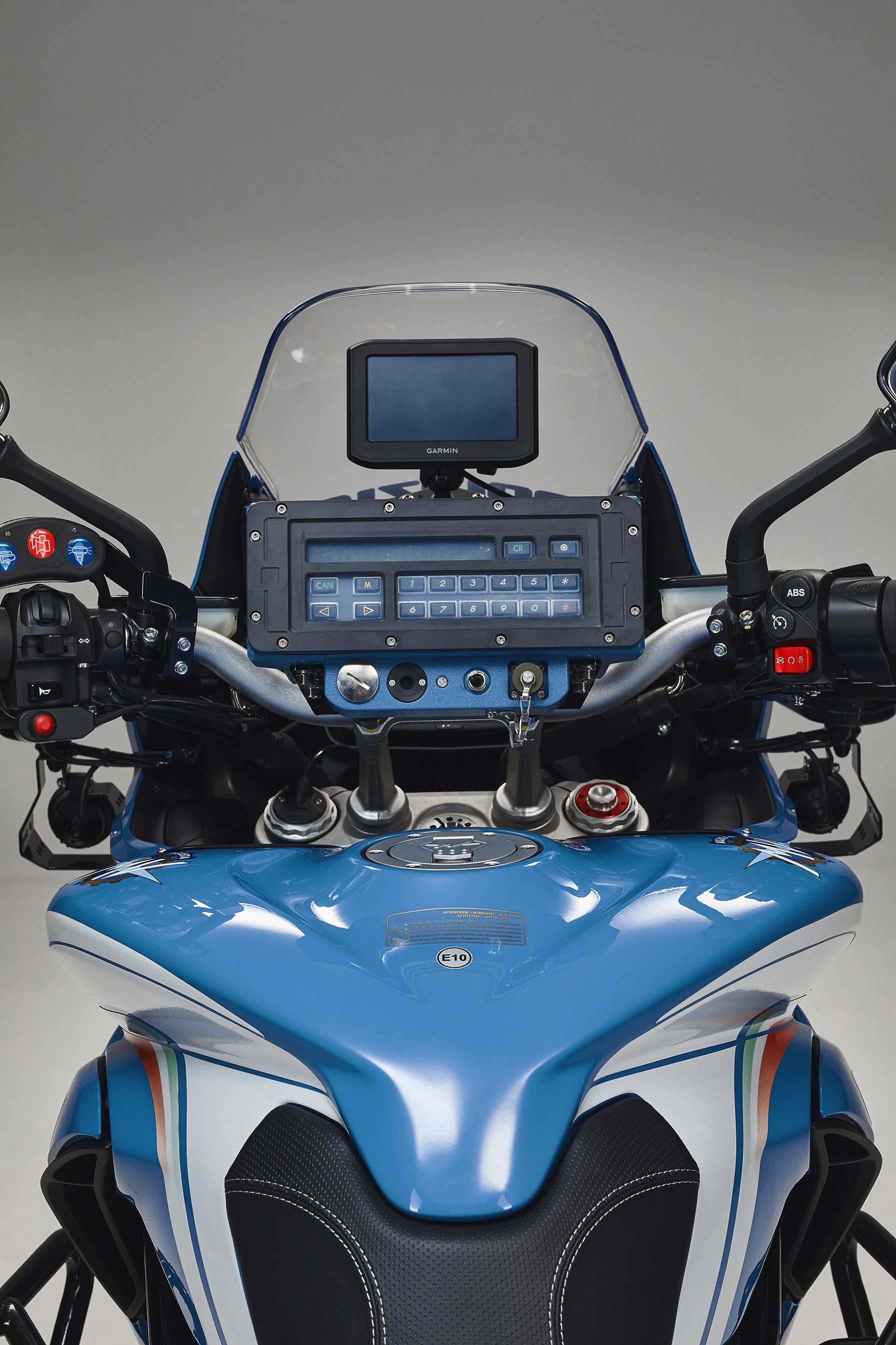 Cận cảnh môtô MV Agusta của cảnh sát Italy ảnh 4 Can canh moto MV Agusta cua canh sat Italy anh 4