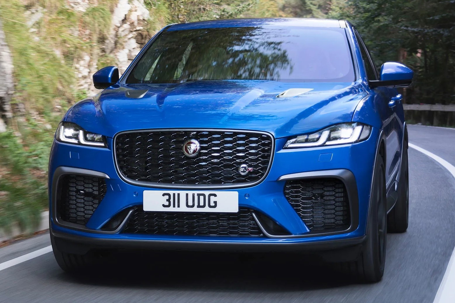 Khoang 2.000 nhan vien Jaguar Land Rover sap bi sa thai hinh anh