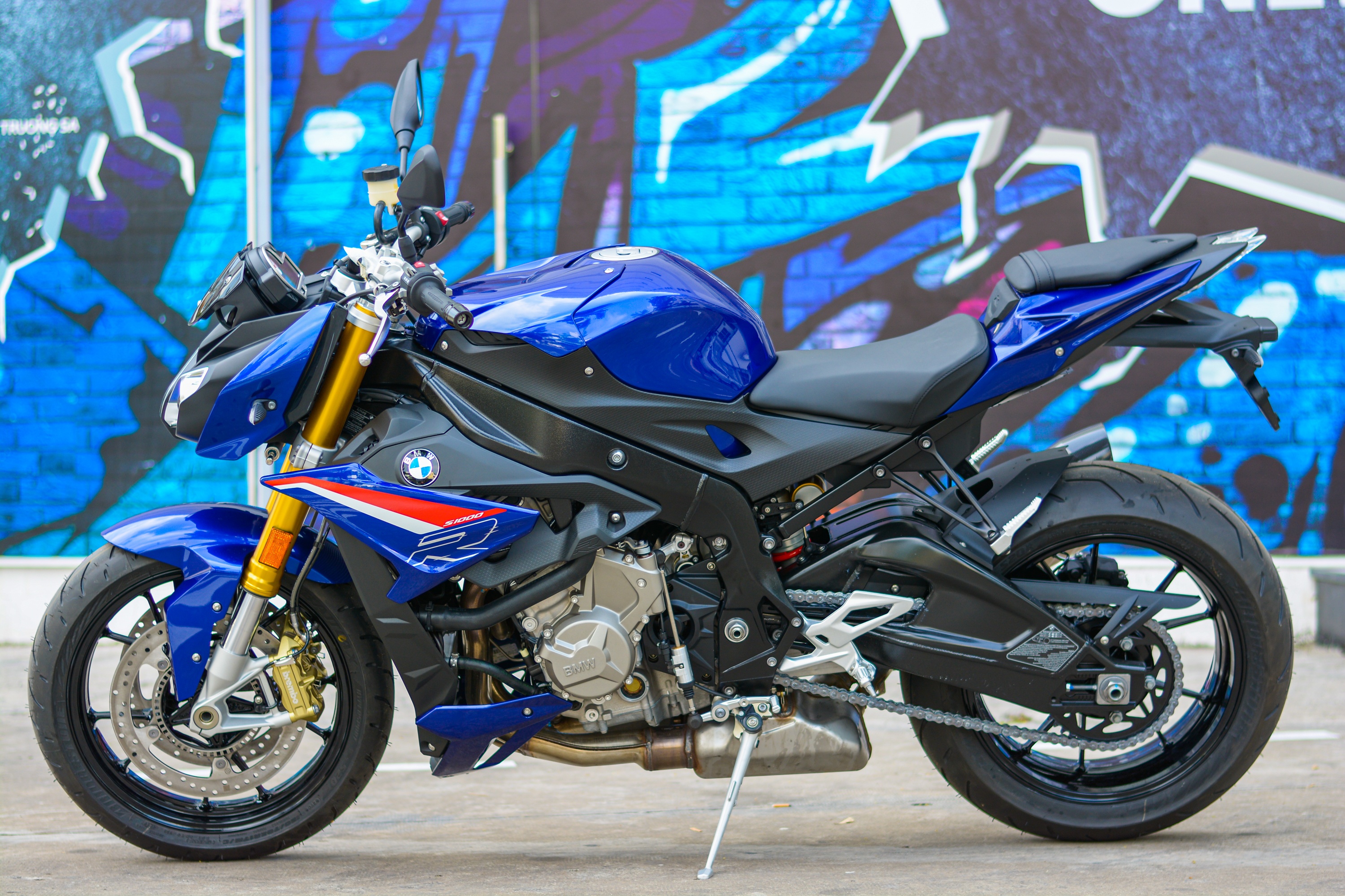Chi tiet BMW S 1000 R San Marino Blue gia hon nua ty tai Viet Nam anh 2