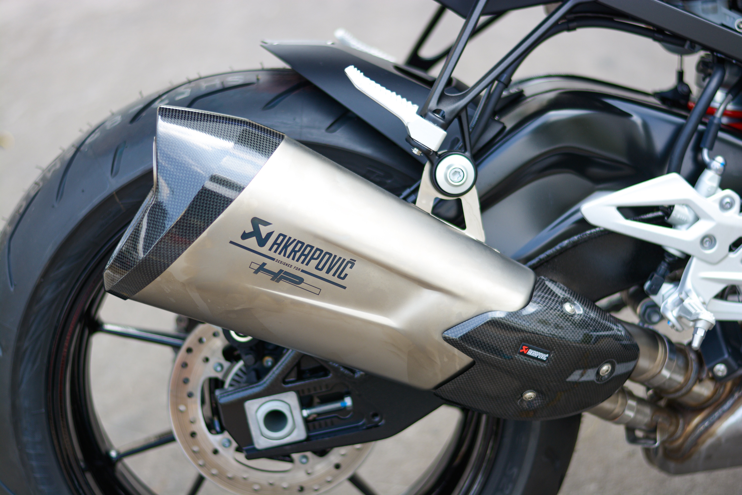 Chi tiet BMW S 1000 R San Marino Blue gia hon nua ty tai Viet Nam anh 7