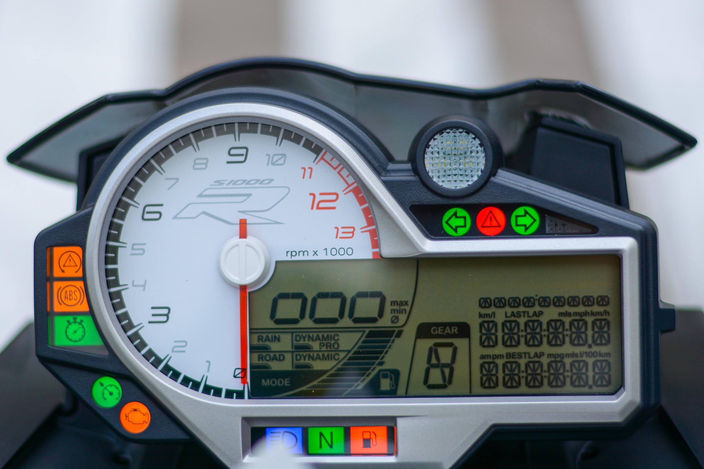 Chi tiet BMW S 1000 R San Marino Blue gia hon nua ty tai Viet Nam anh 5