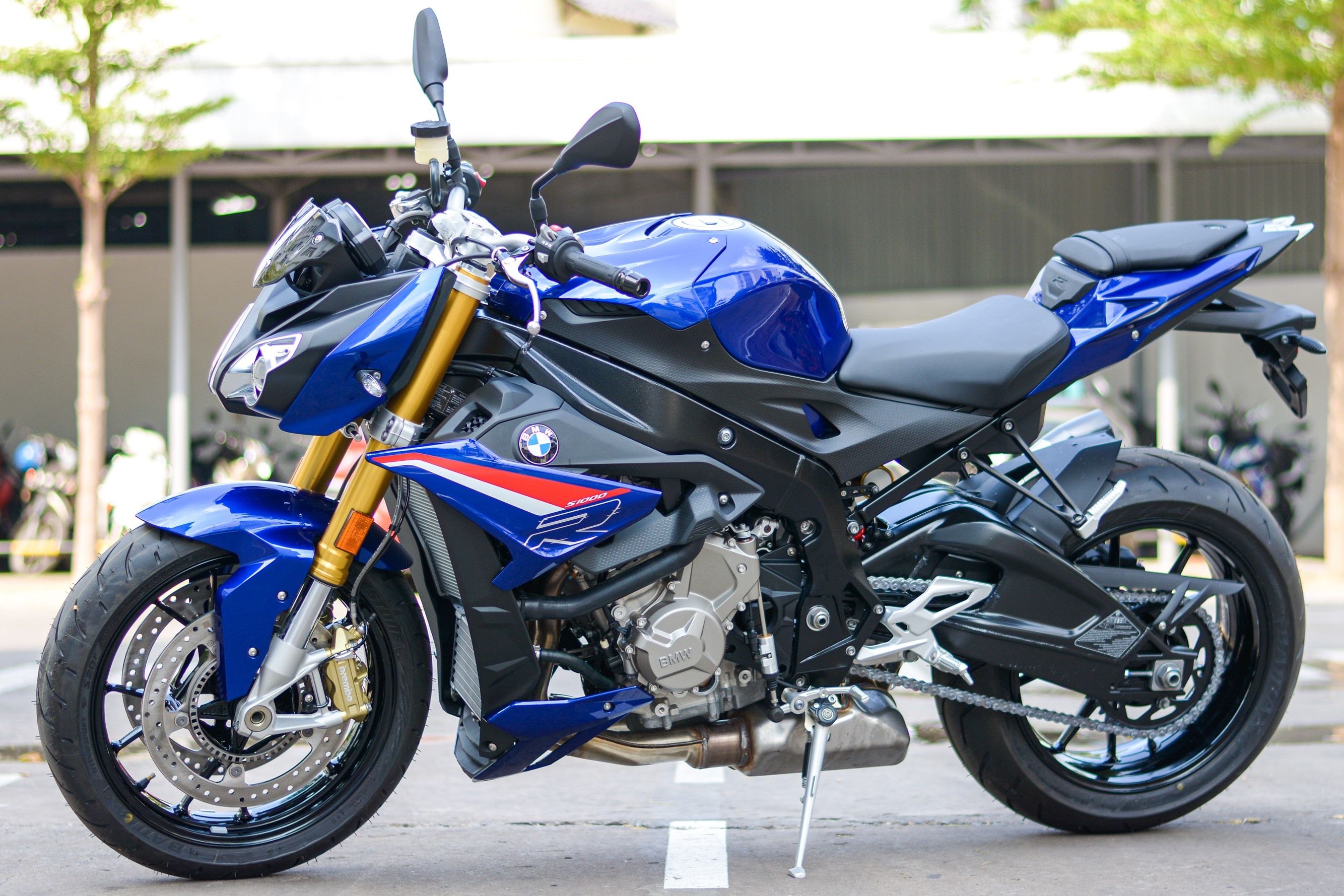 Chi tiet BMW S 1000 R San Marino Blue doi 2020 tai Viet Nam hinh anh