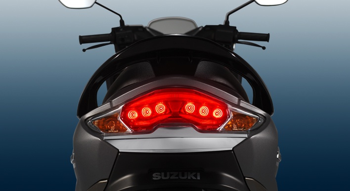 Suzuki Burgman Street được ra mắt tại Việt Nam ảnh 3 Suzuki Burgman Street duoc ra mat tai Viet Nam anh 3