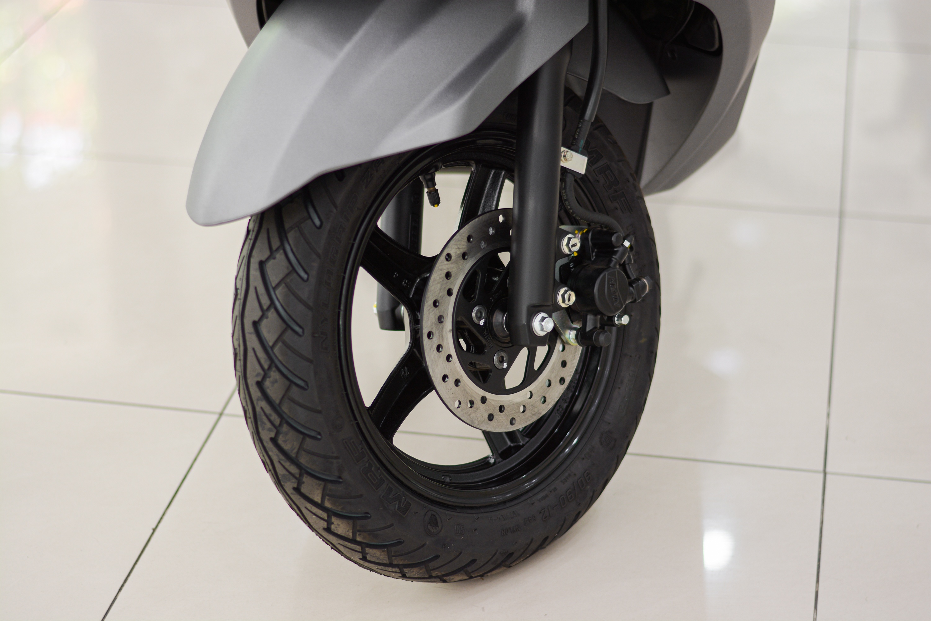 Chi tiet Suzuki Burgman Street tai Viet Nam anh 3