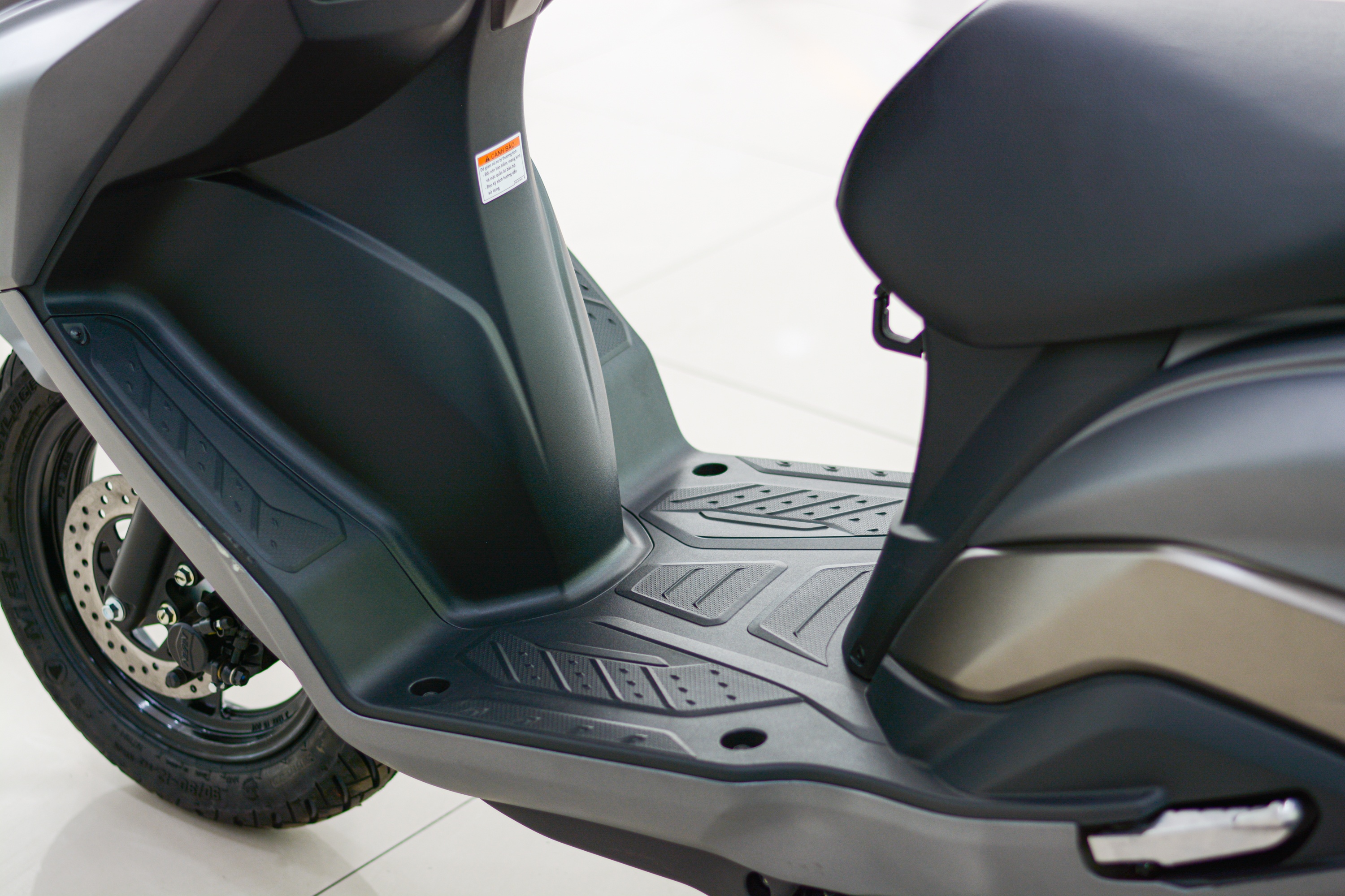 Chi tiet Suzuki Burgman Street tai Viet Nam anh 12