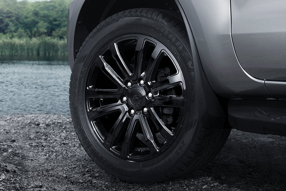 Ford Everest Sport được ra mắt Việt Nam ảnh 4 Ford Everest Sport duoc ra mat Viet Nam anh 4