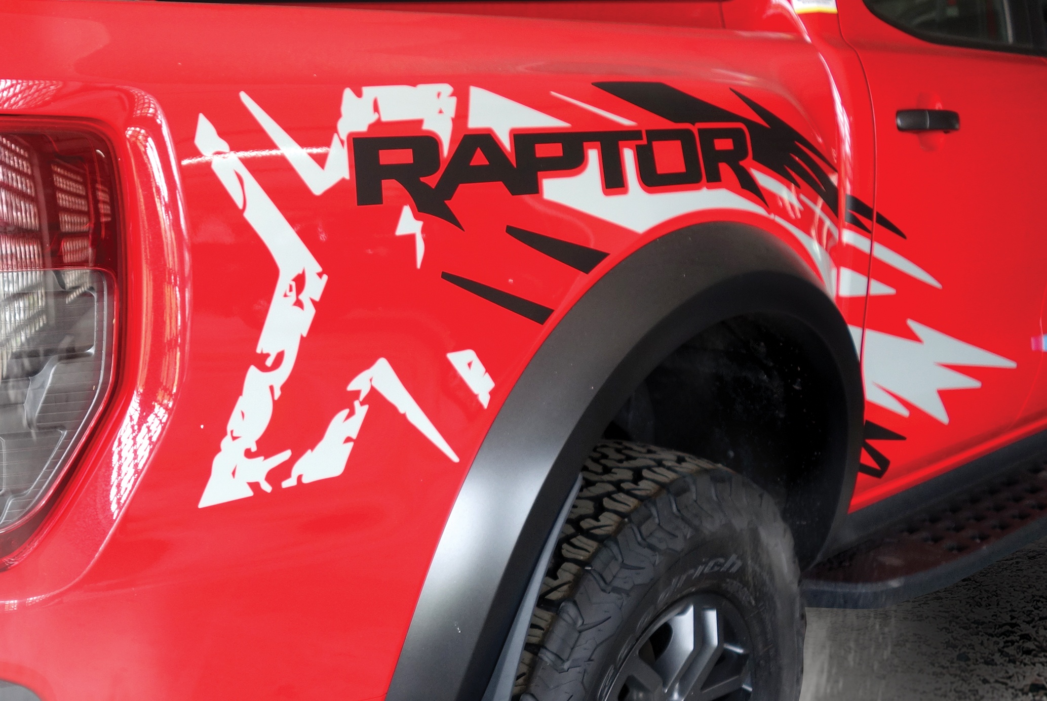 Ford Ranger Raptor X Special Edition được ra mắt tại Malaysia ảnh 4 Ford Ranger Raptor X Special Edition duoc ra mat tai Malaysia anh 4