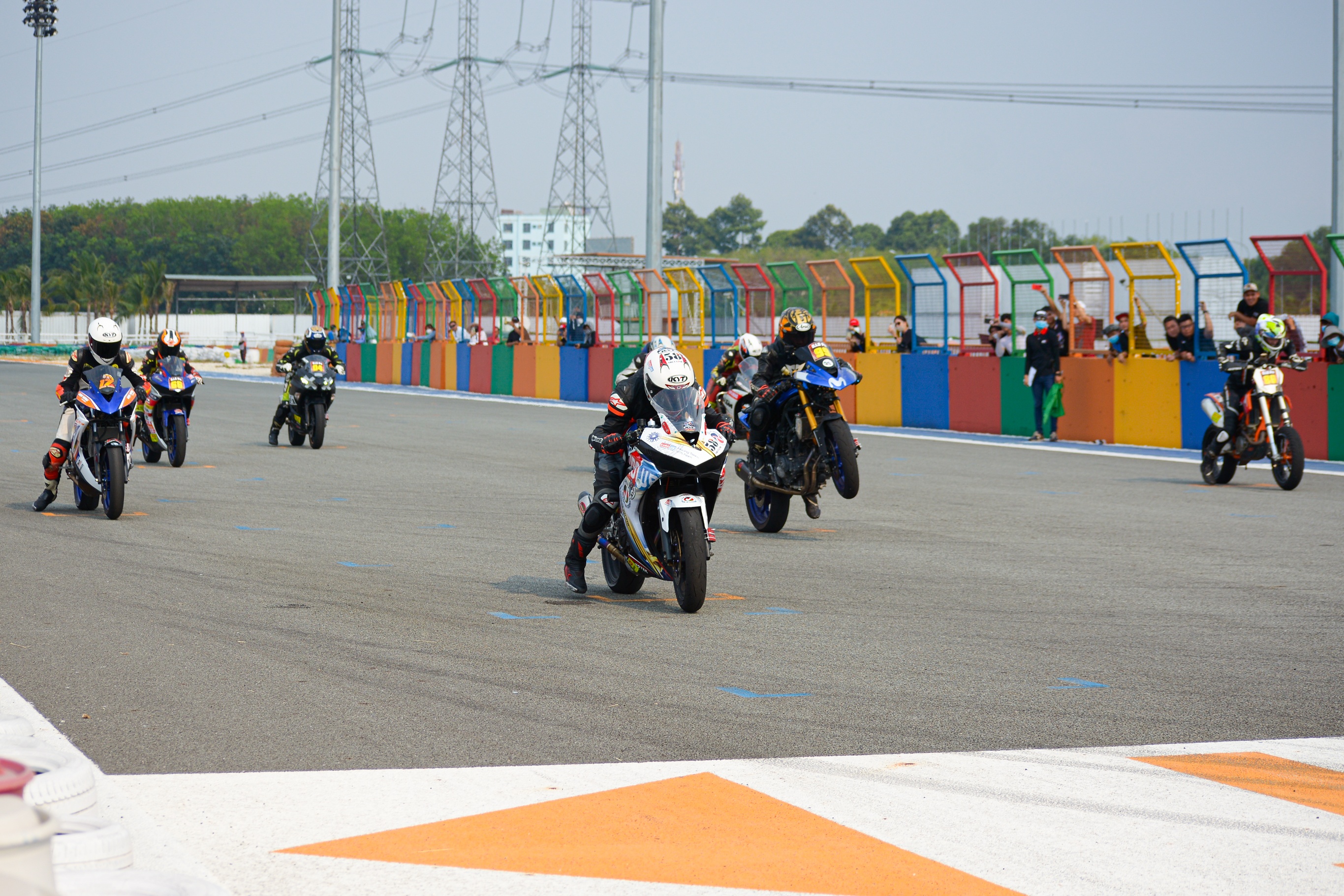 Giai dua moto phan khoi lon dau tien duoc to chuc tai Viet Nam anh 5