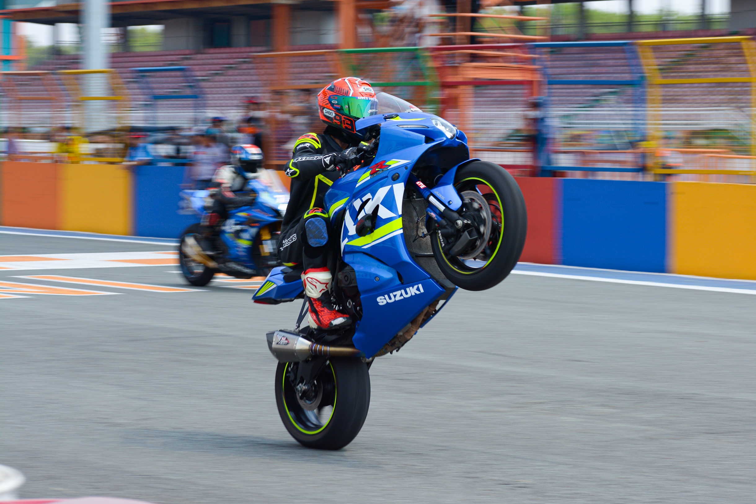 Moto dua chuyen nghiep co the dat toc do bao nhieu anh 5