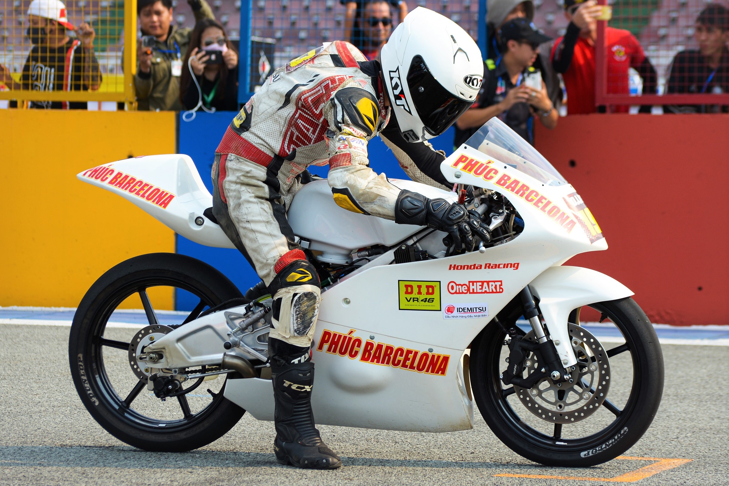 Chi tiet xe dua Moto3 Honda NSF250R tai Viet Nam hinh anh