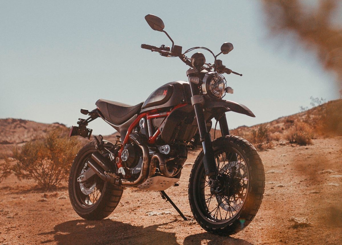 Ducati Scrambler Desert Sled Fasthouse duoc ra mat anh 1