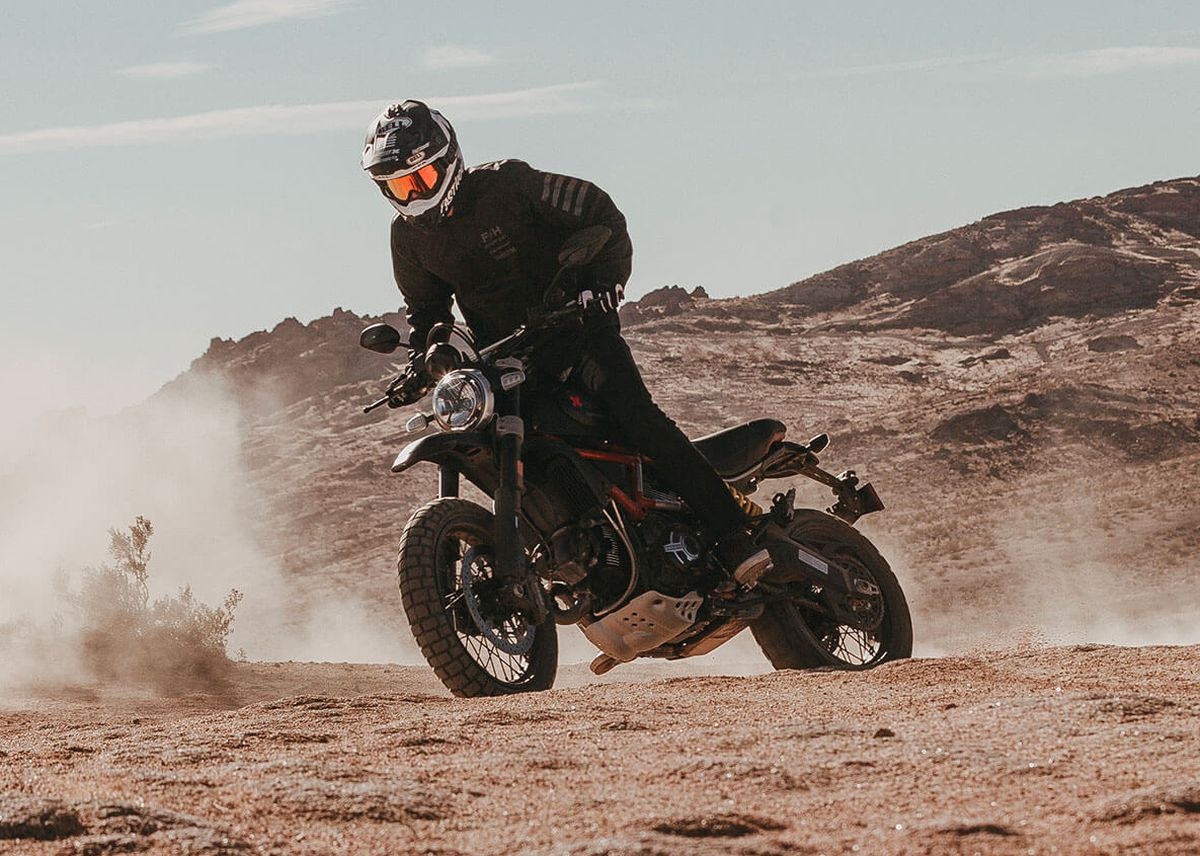 Ducati Scrambler Desert Sled Fasthouse duoc ra mat anh 5