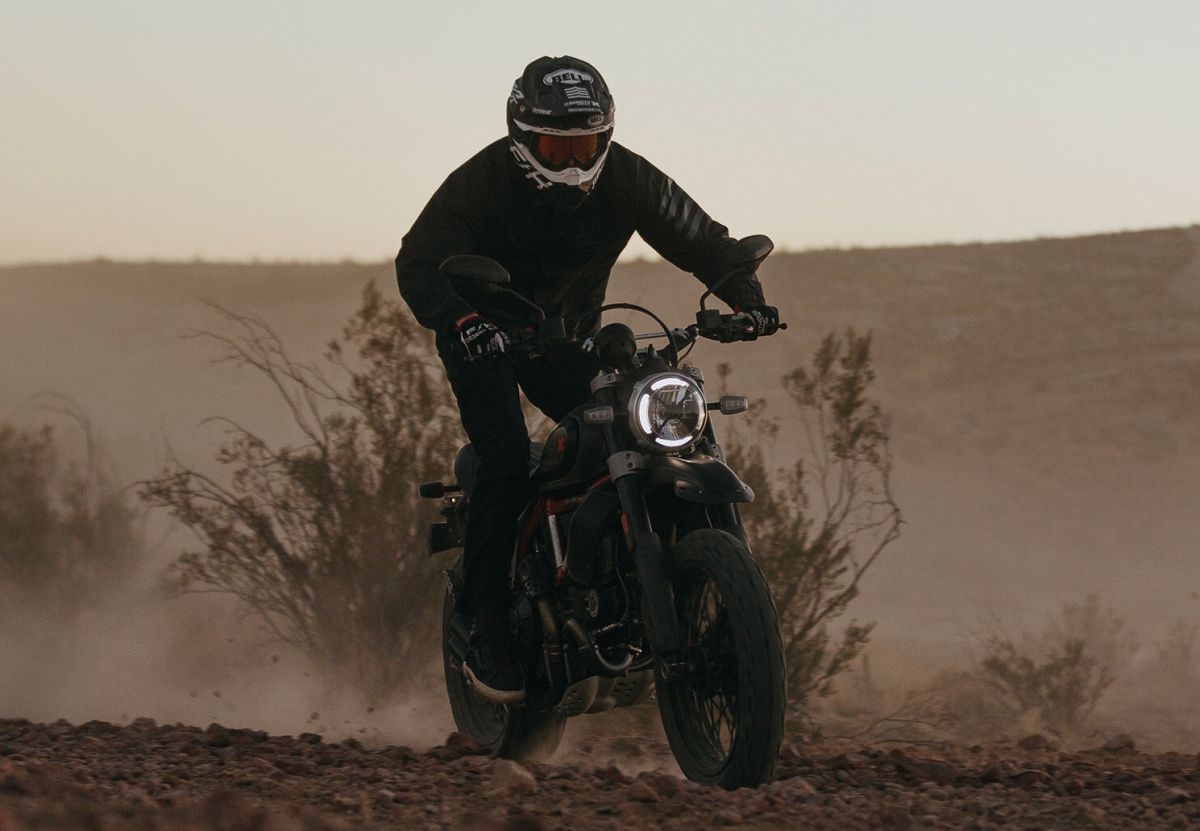 Ducati Scrambler Desert Sled Fasthouse duoc ra mat anh 6