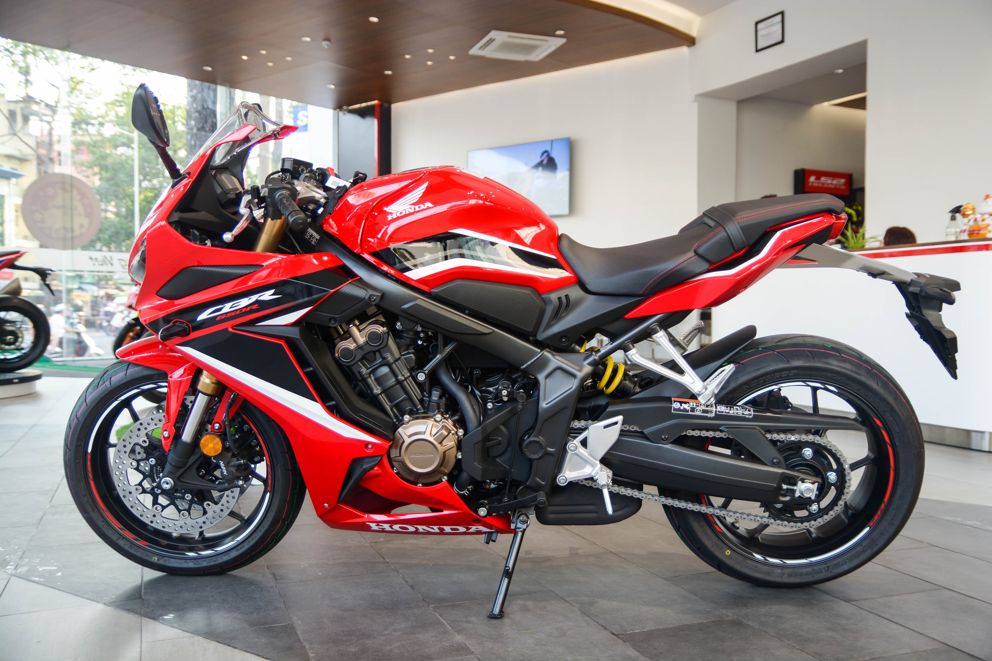 Honda CBR650R mới về đại lý ảnh 11 Honda CBR650R moi ve dai ly anh 11