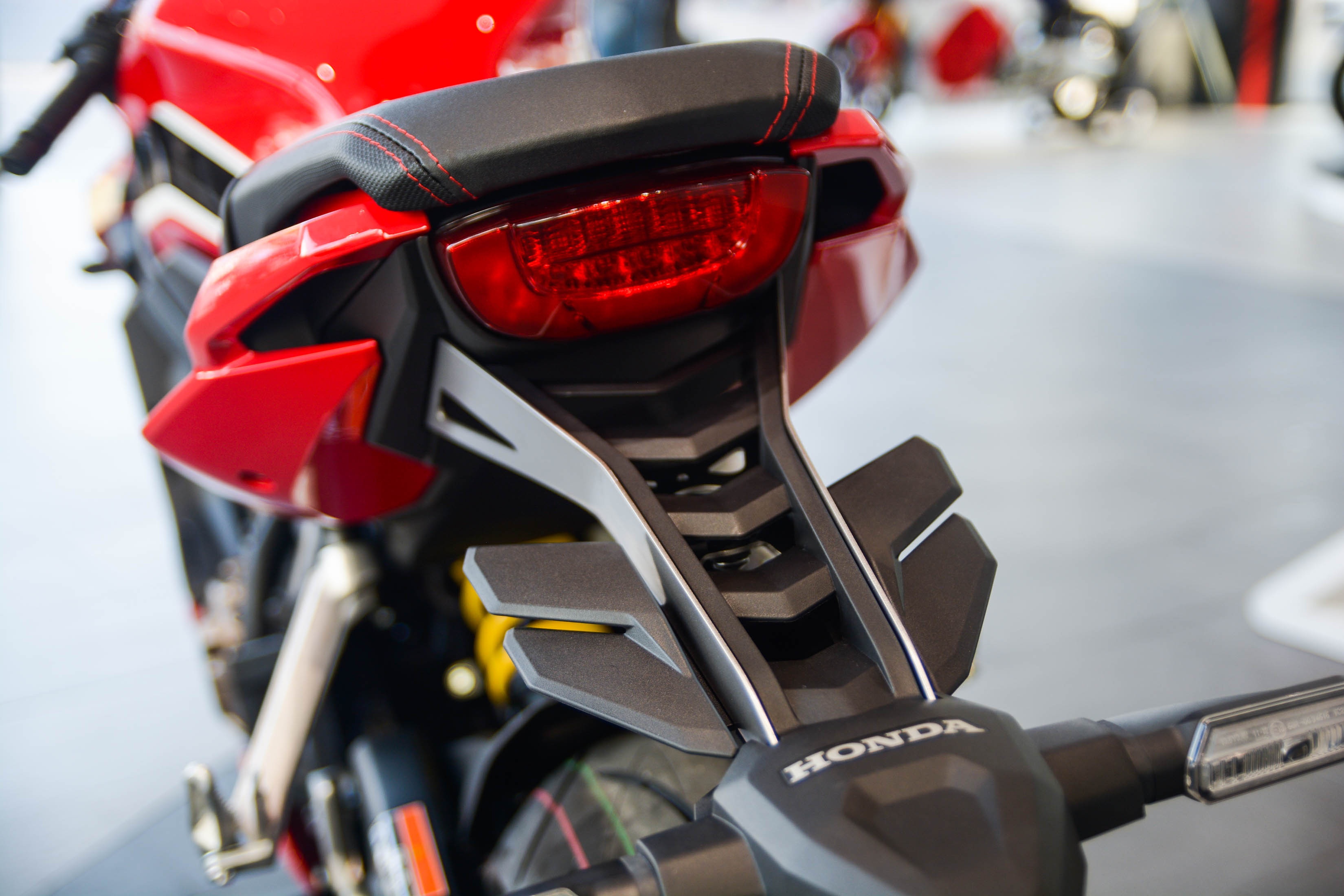 Honda CBR650R mới về đại lý ảnh 9 Honda CBR650R moi ve dai ly anh 9