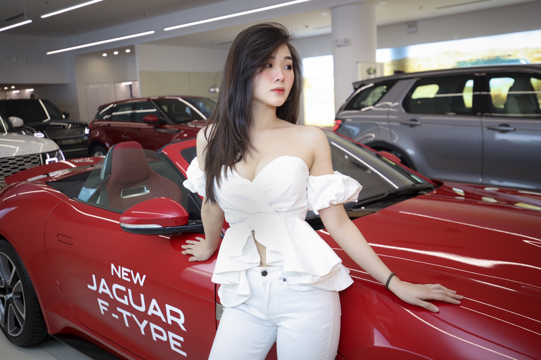 Ngam Jaguar F-Type ban mui tran tai Viet Nam anh 35