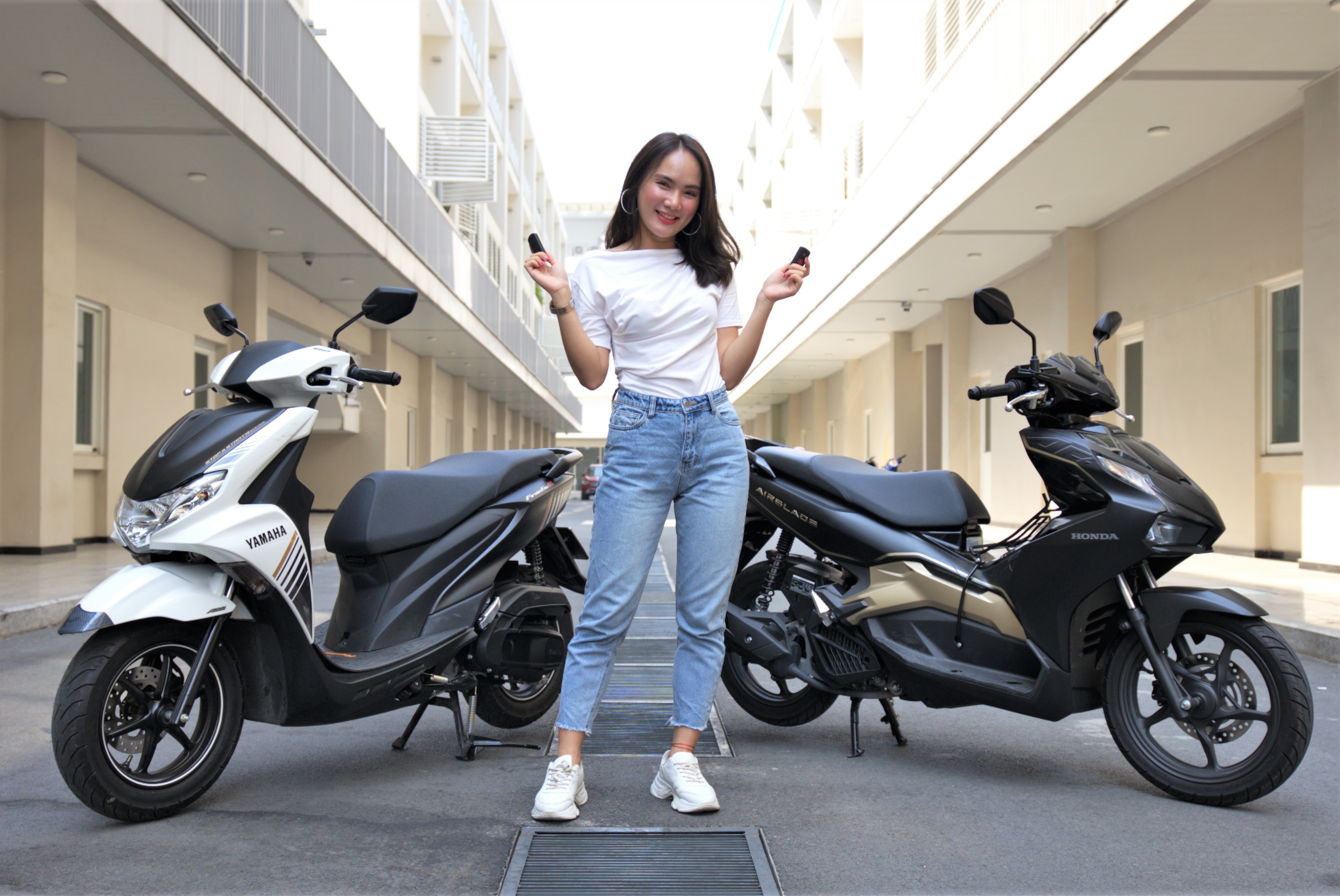 Cach khoi dong xe may khi khong co remote smartkey hinh anh